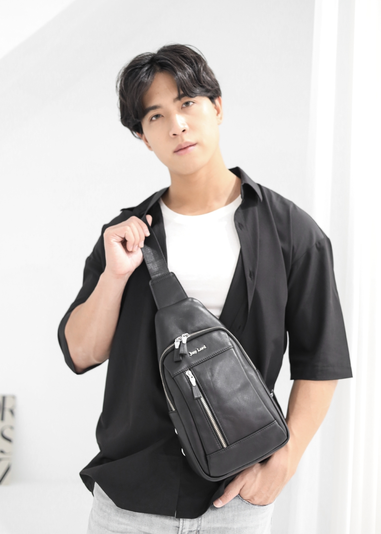 拉鍊內袋設計，安全放置重要小物