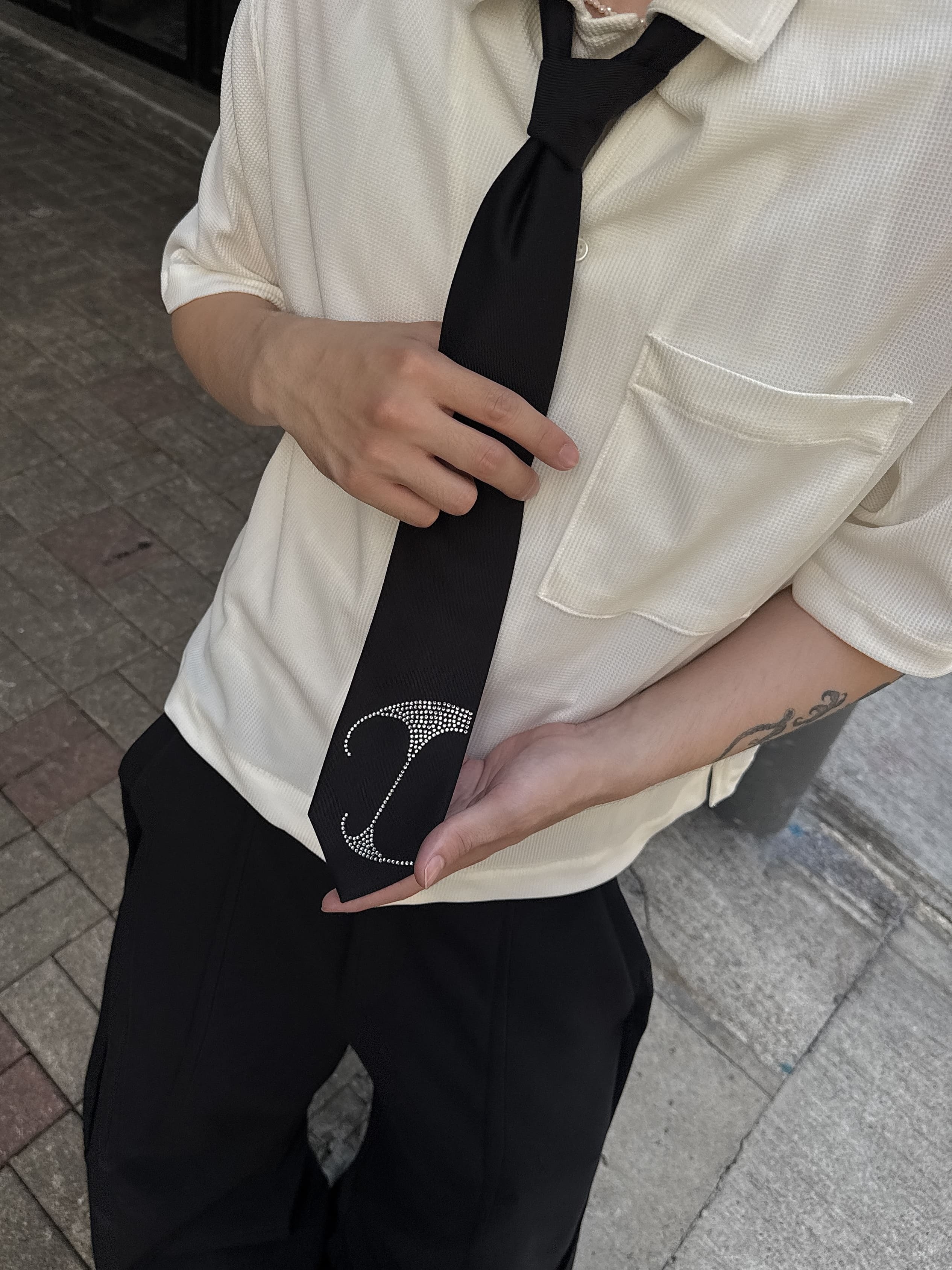 D_PROJECT D LOGO 水鑽型態 黑色調節 領帶（現貨）