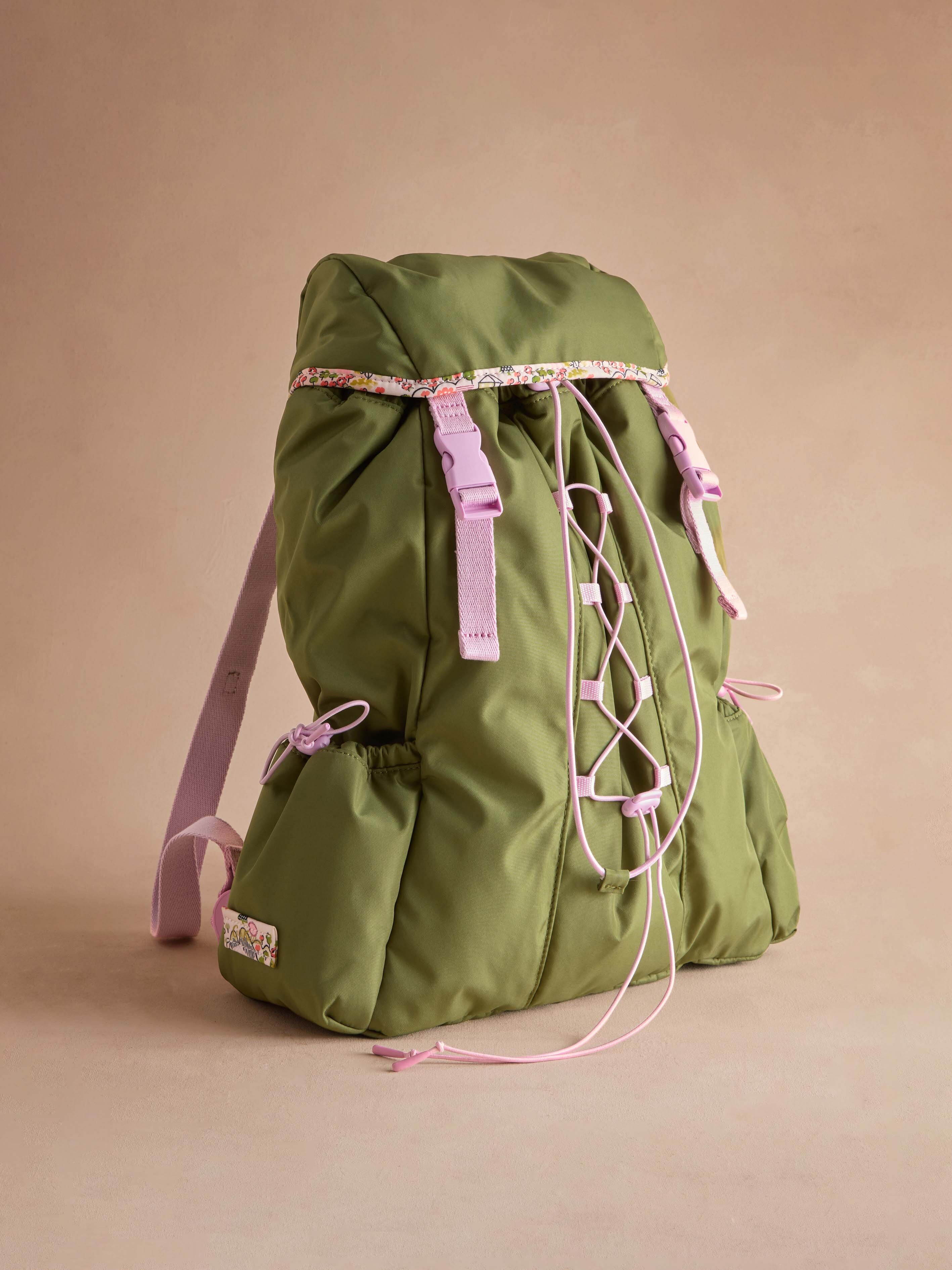 Plain 多口袋掀蓋後背包