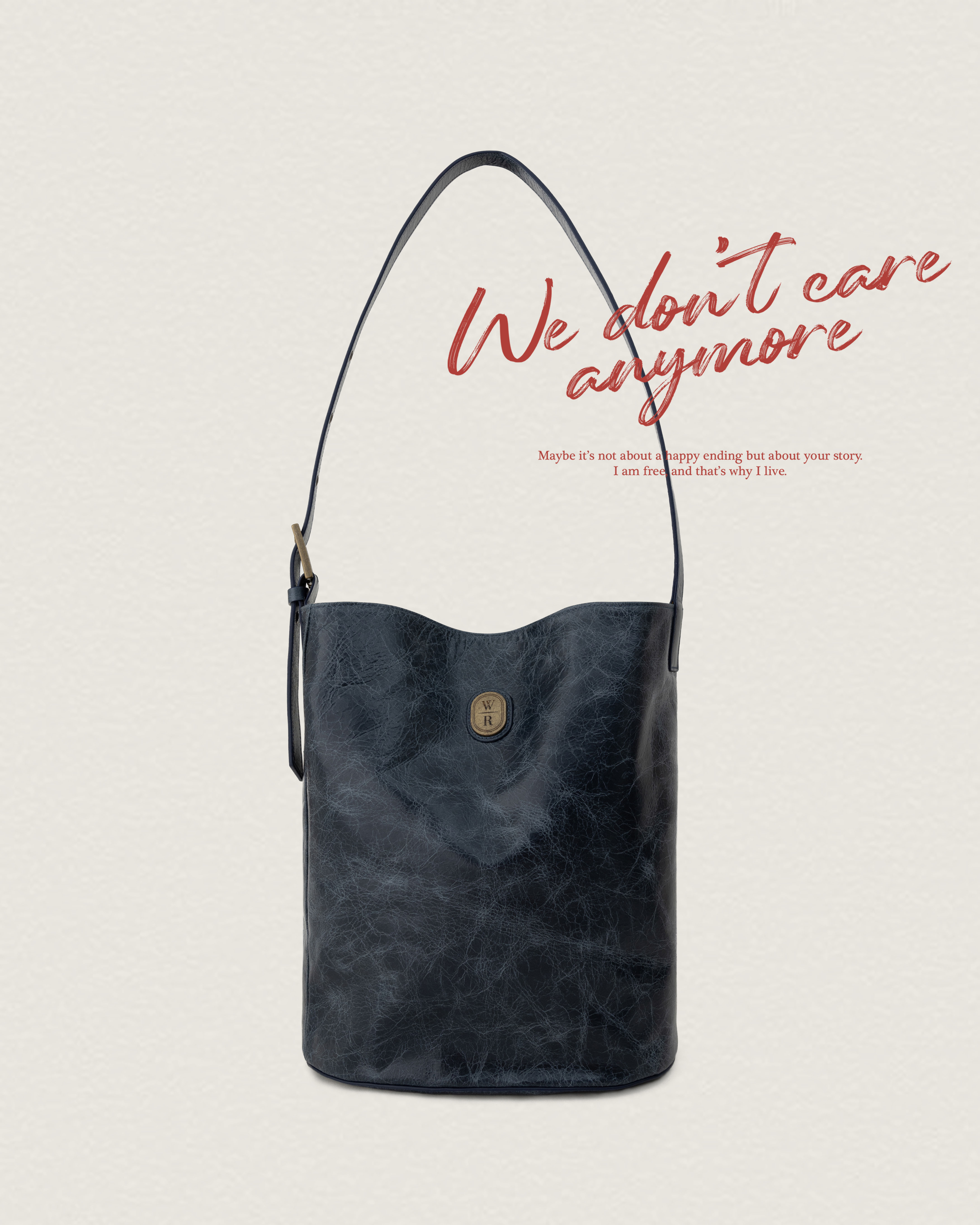Wanderer Bucket Bag - Navy Blue
