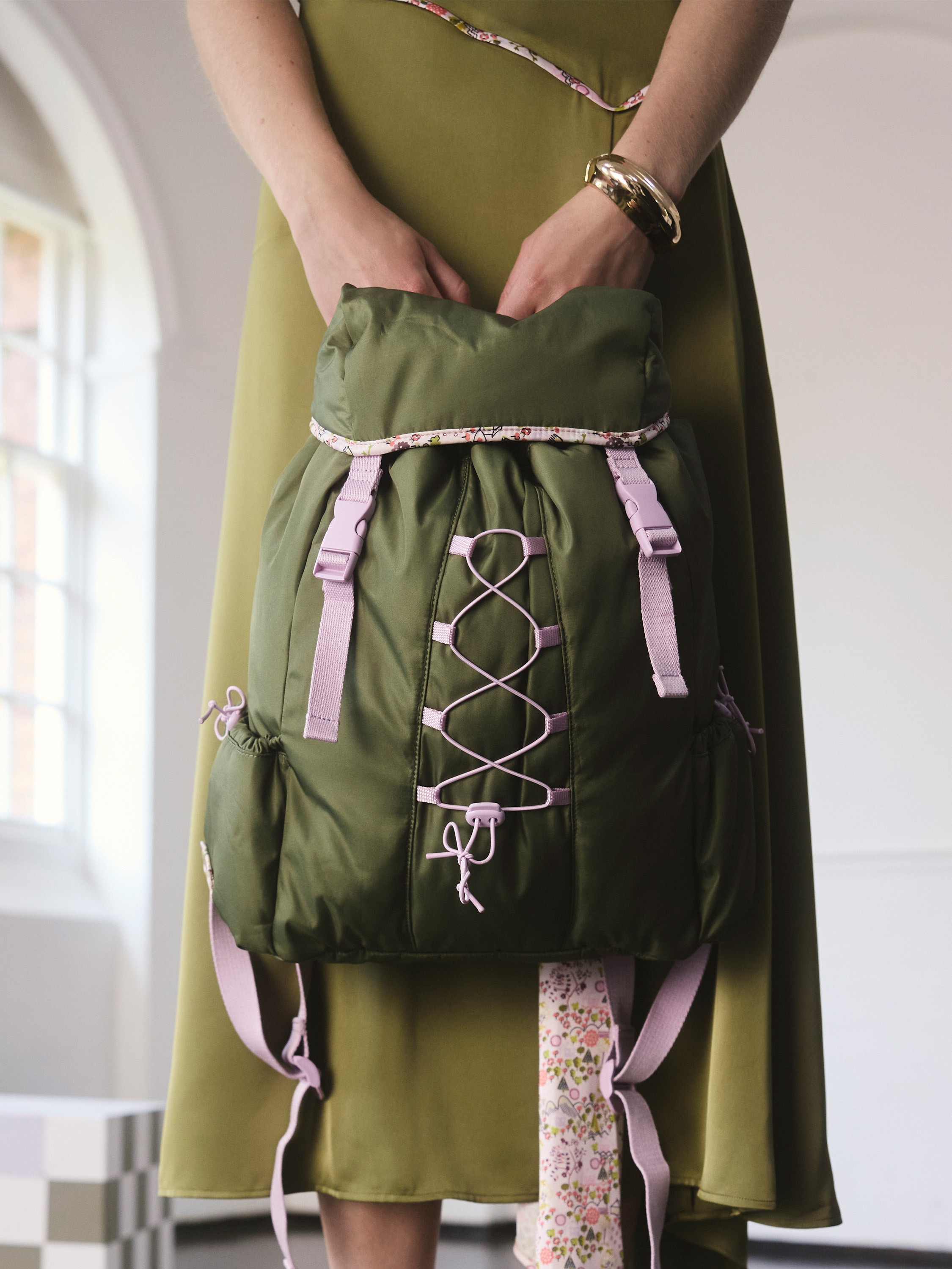 Plain 多口袋掀蓋後背包