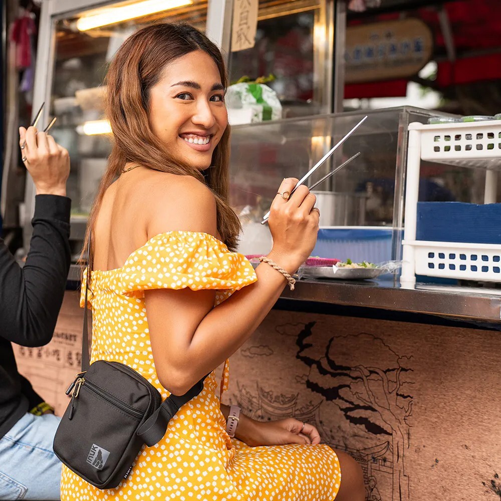 【INUK】環保調色盤 | SLING POUCH 黑 | 行動小包 1L