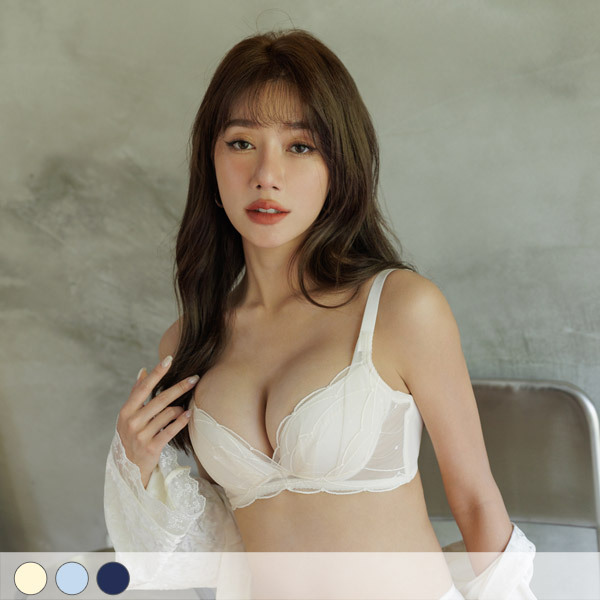 變調童話。零脊心托高渾圓聚攏內衣 B.C.D罩