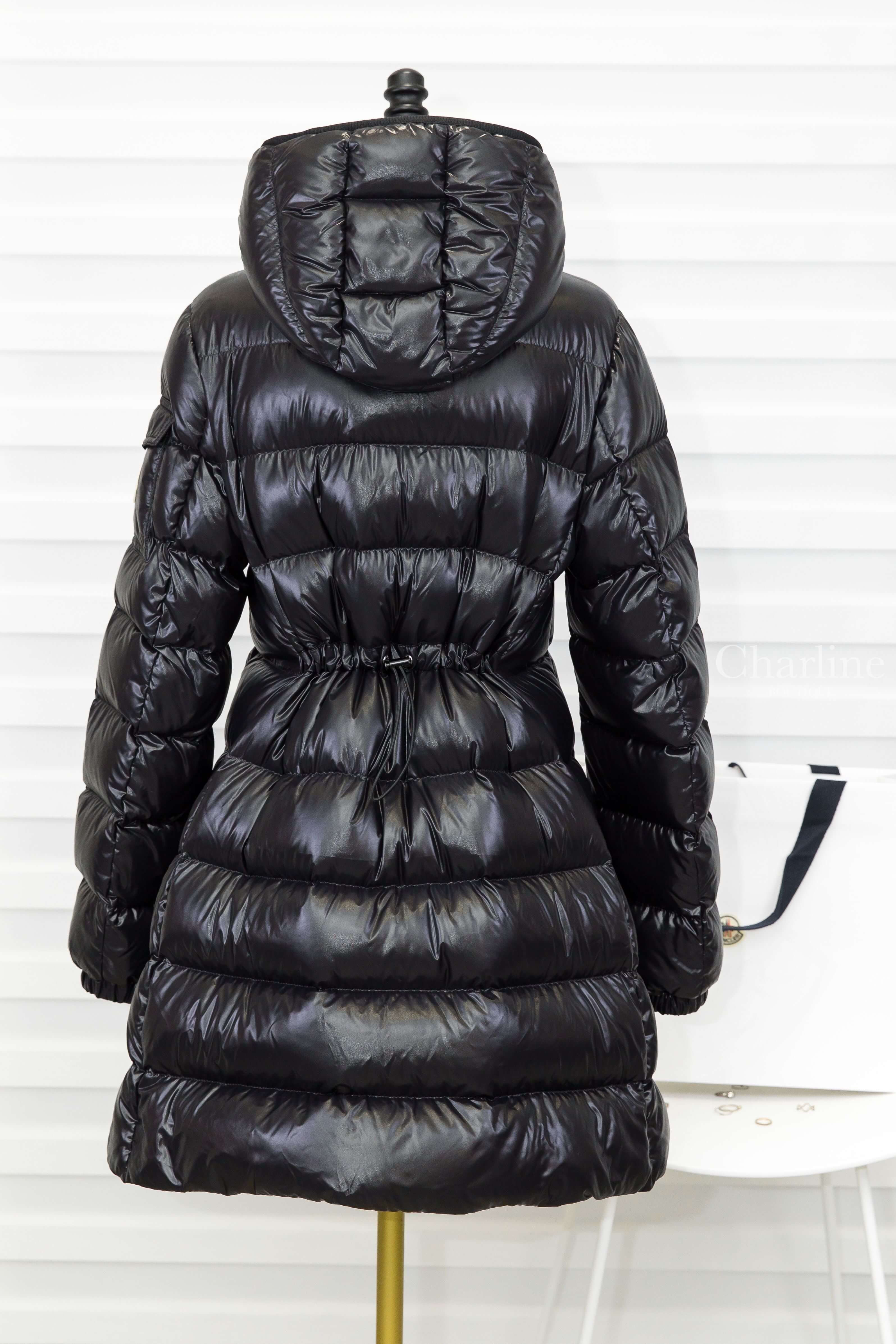 Moncler Courcelles Hooded Mid-Length Down Jacket 黑色拉鍊中長版亮面抽繩收腰連帽輕羽絨外套-Charline Boutique 精品代購