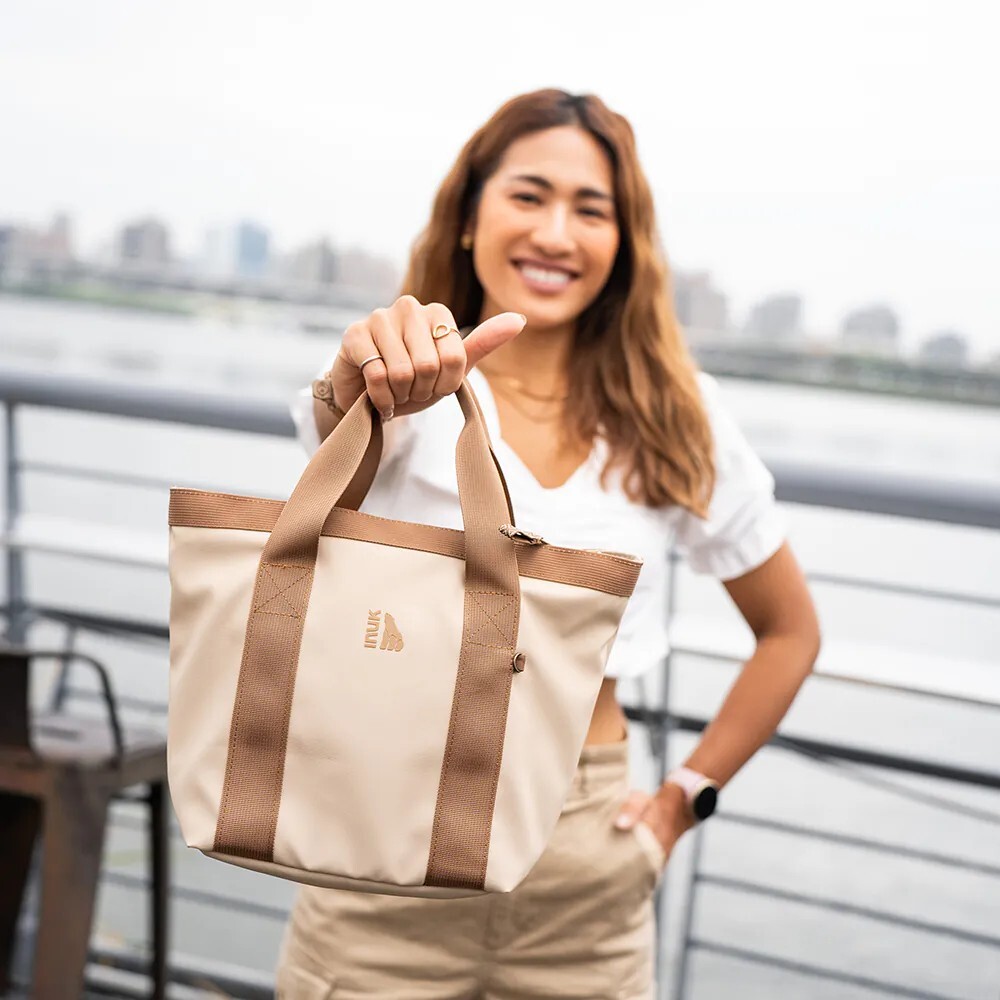 【INUK】<新品上市> 全境防水 | Water_Shed SETON-S 奶茶色| 肩背包 7L