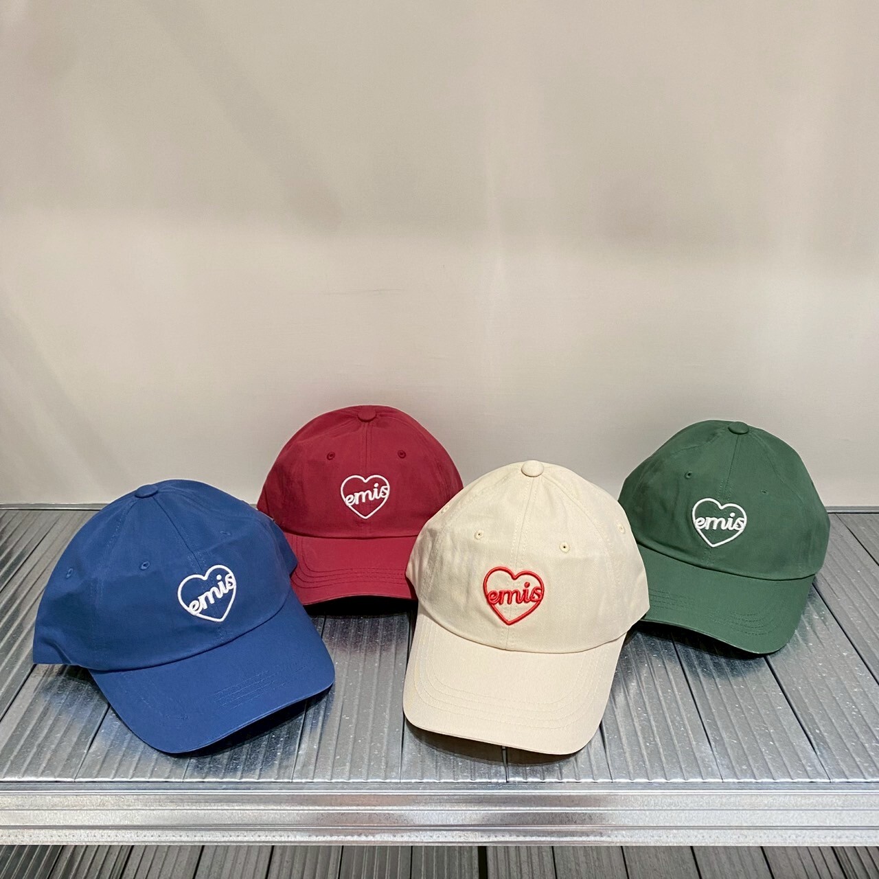 Emis 鏤空愛心標Logo棒球帽
