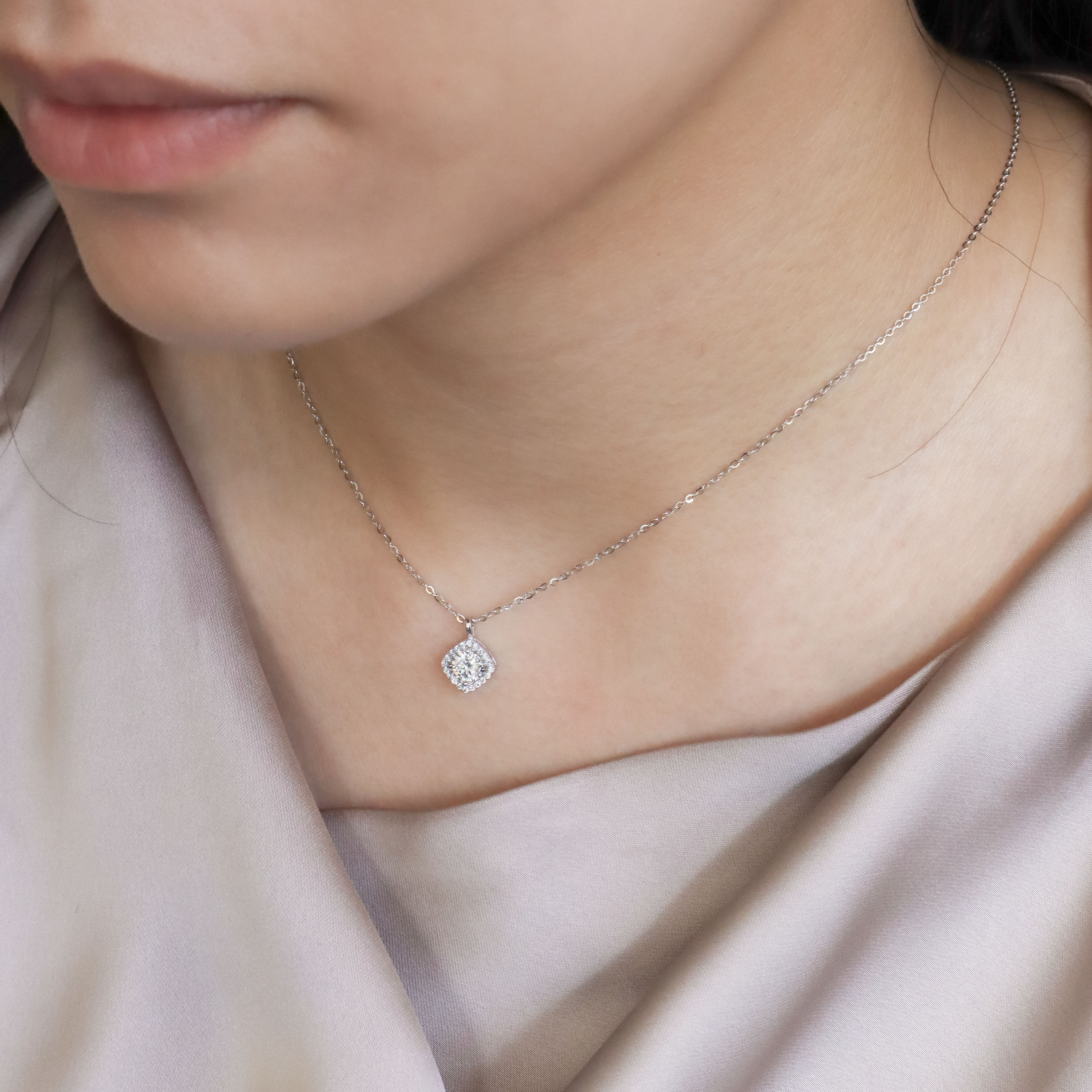 Silver/菱格莫桑鑽項鍊