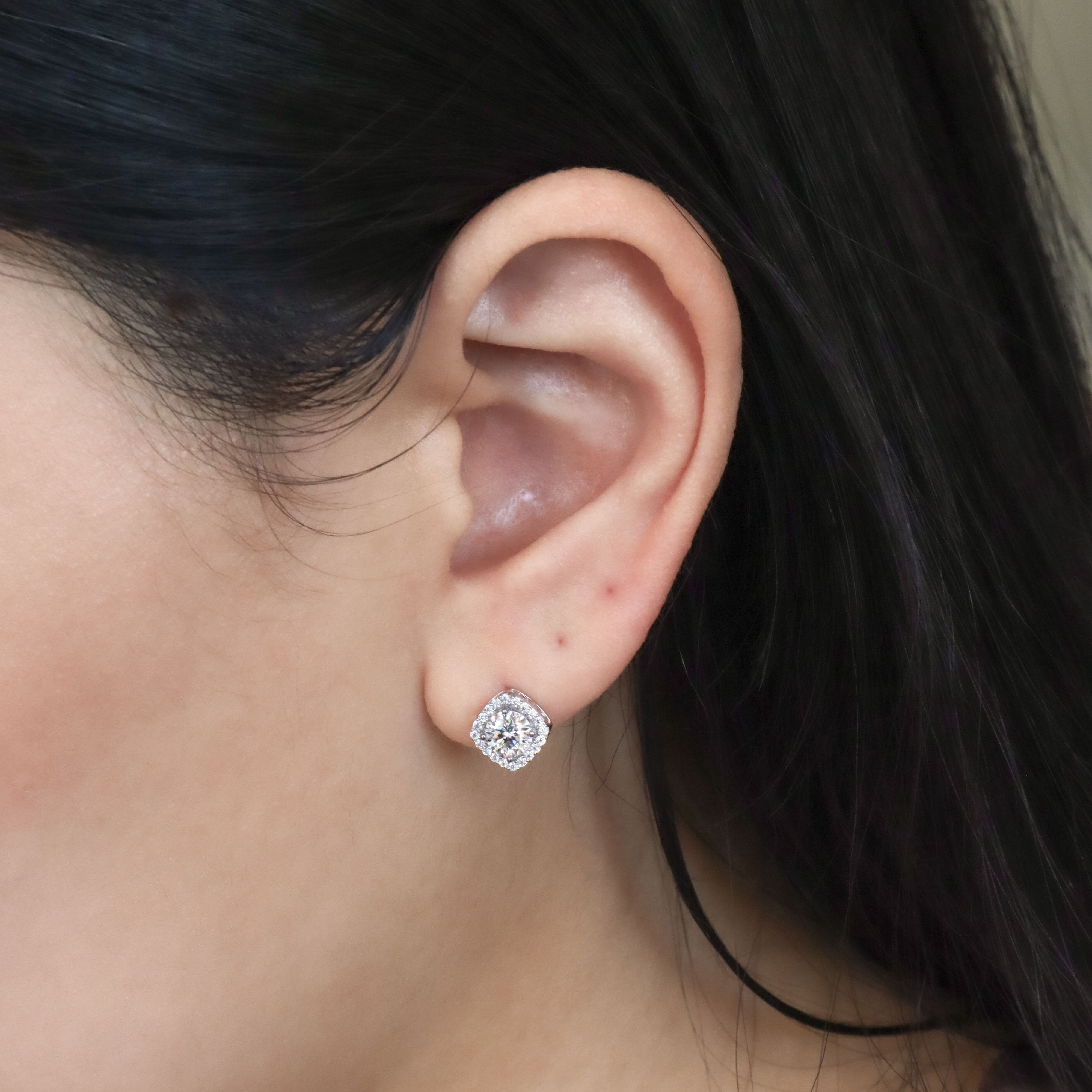 Silver/菱格方塊．莫桑鑽耳環