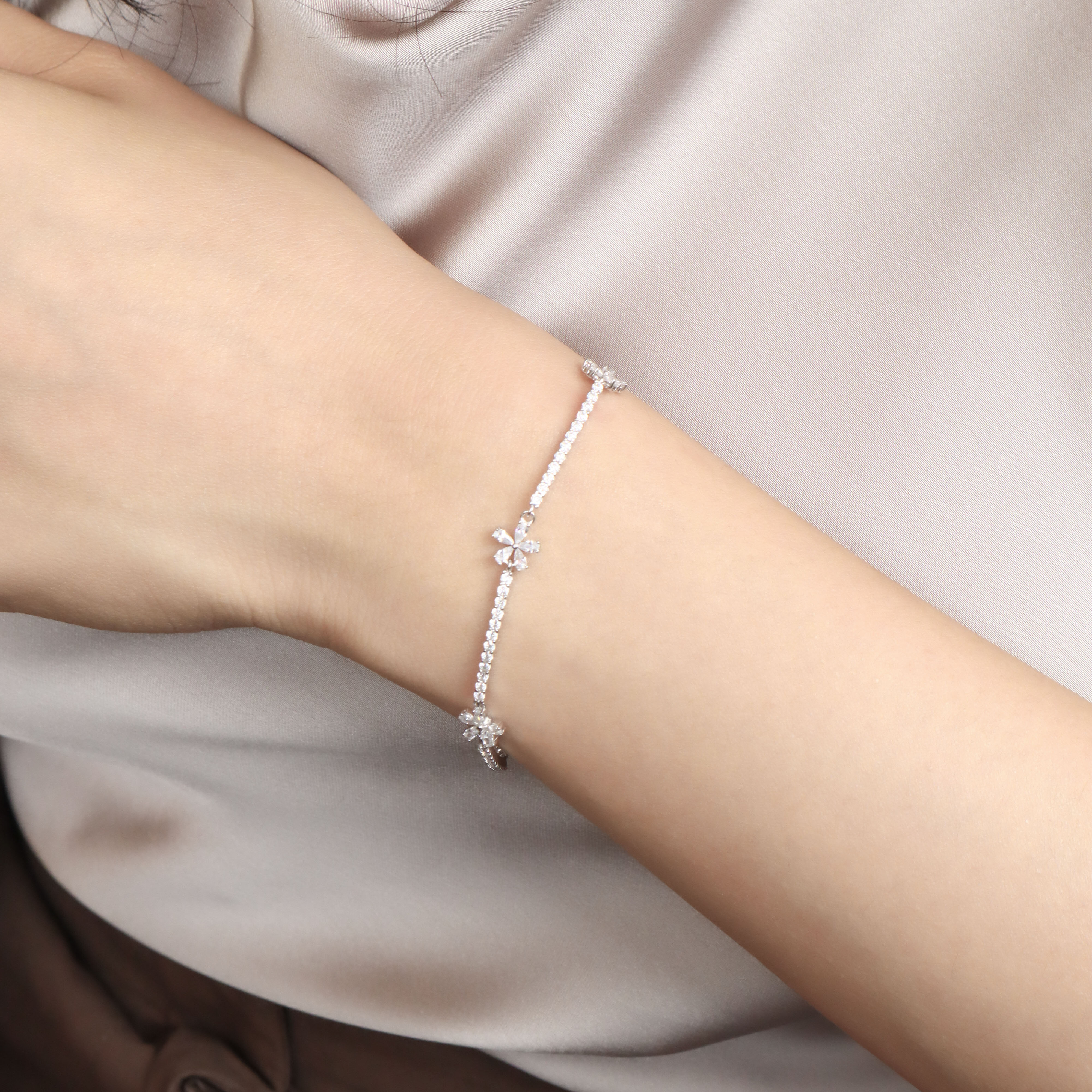 Silver/小花排鑽莫桑鑽手鍊