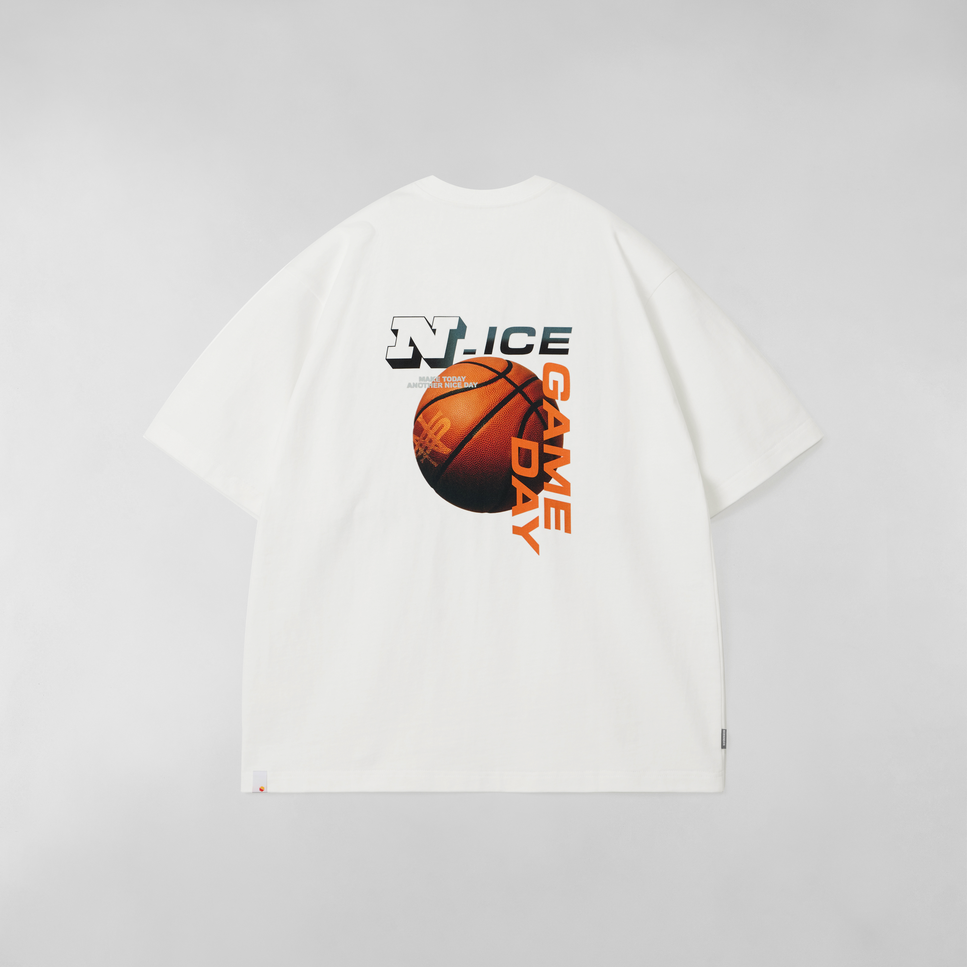 NICESUNDAYS | Basketball Graphic Tee "White"