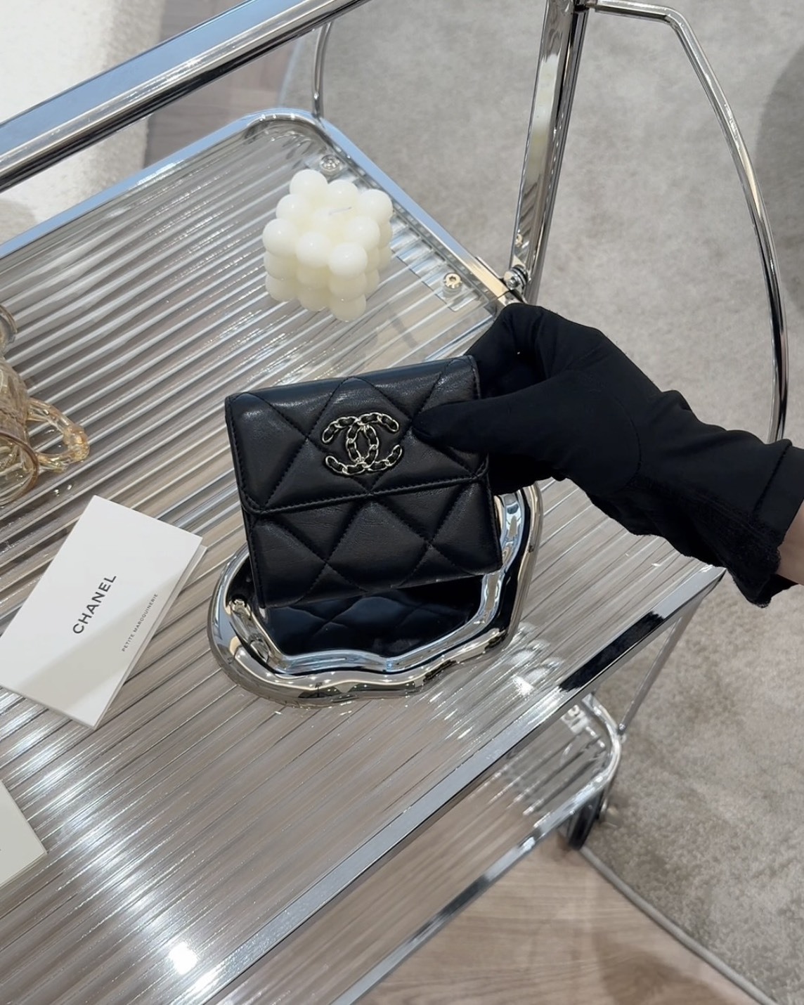 CHANEL｜19 三折短夾背拉款 黑銀