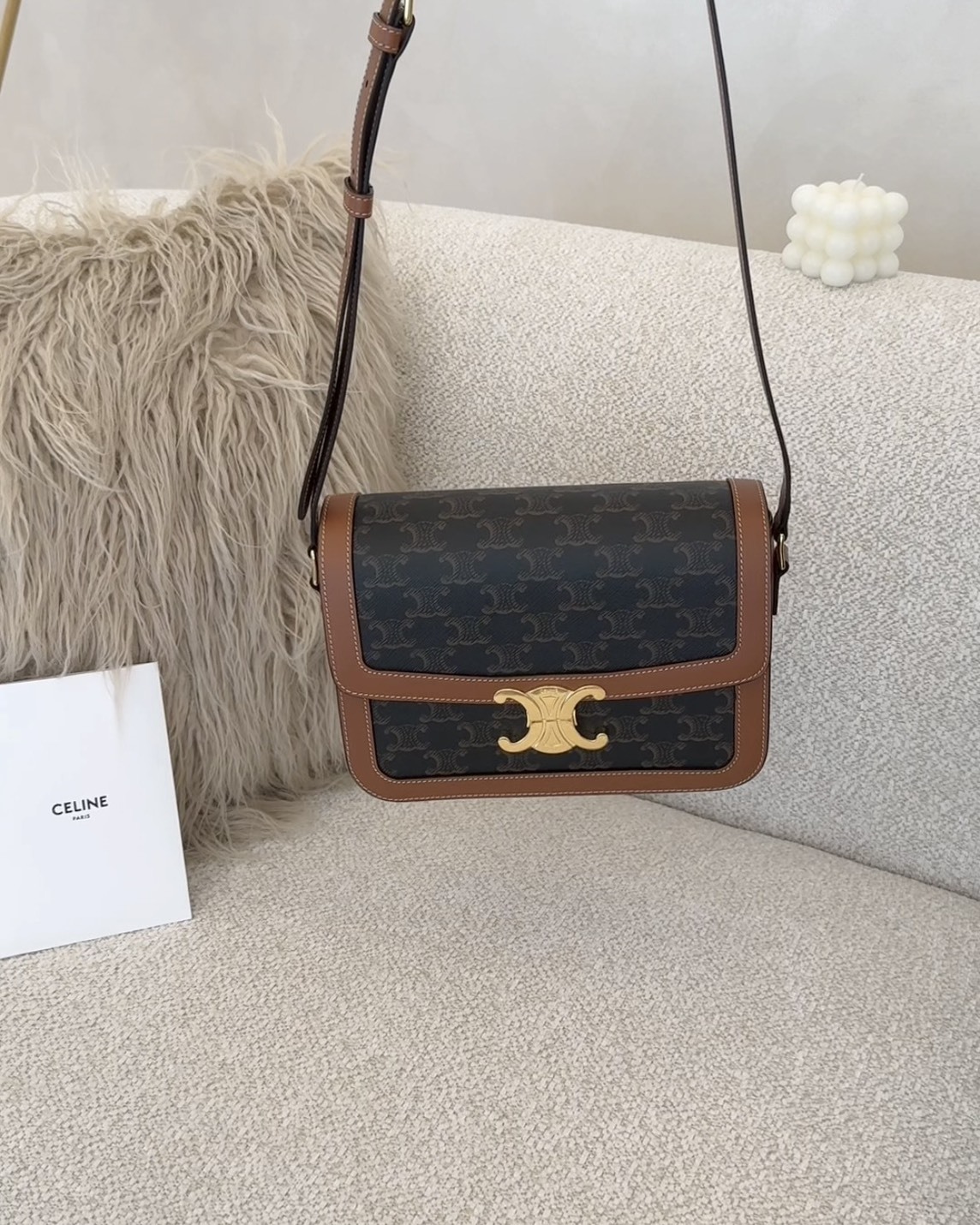 CELINE｜凱旋門斜跨包 黑老花 (大款)