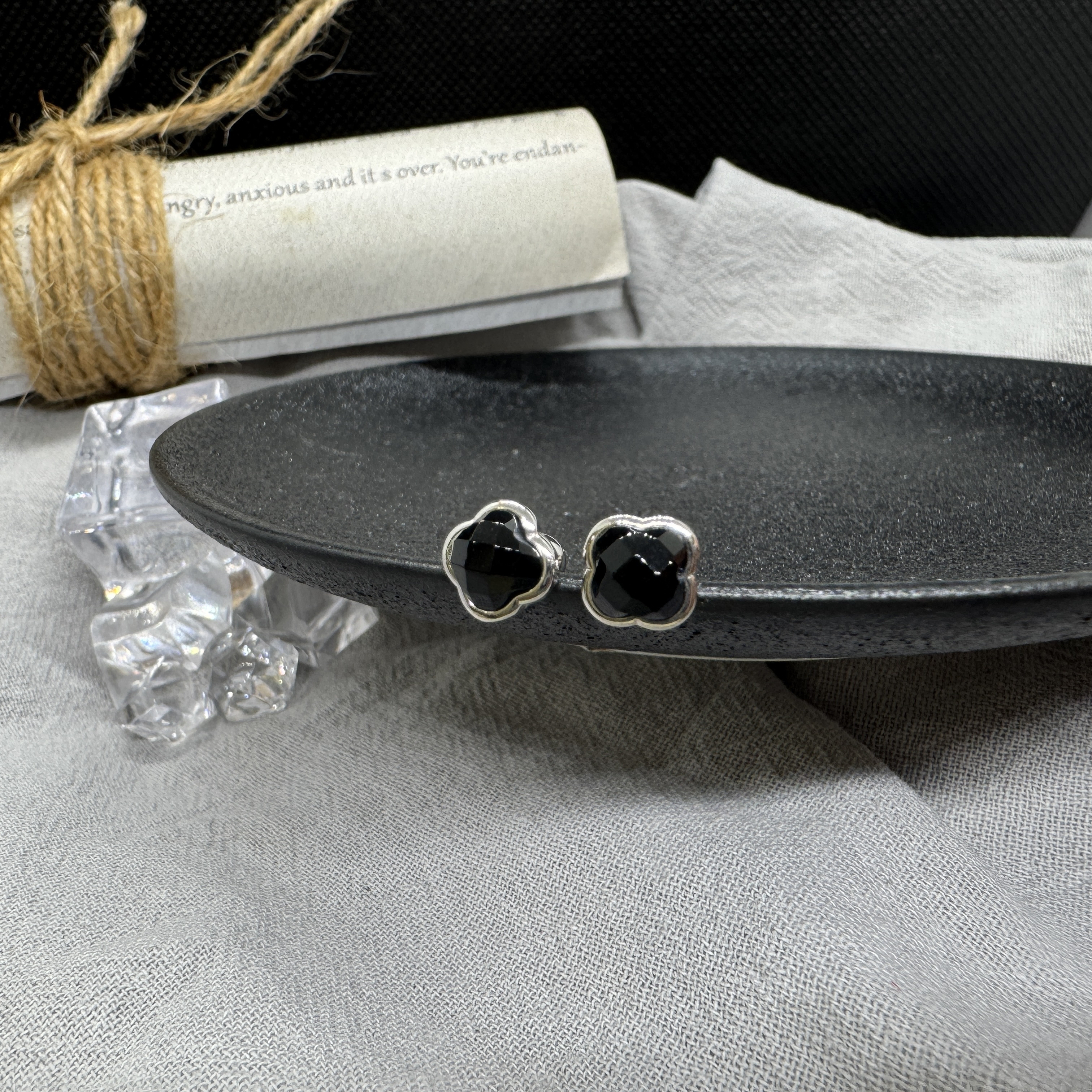 黑邊幸運草 - 轉珠耳環