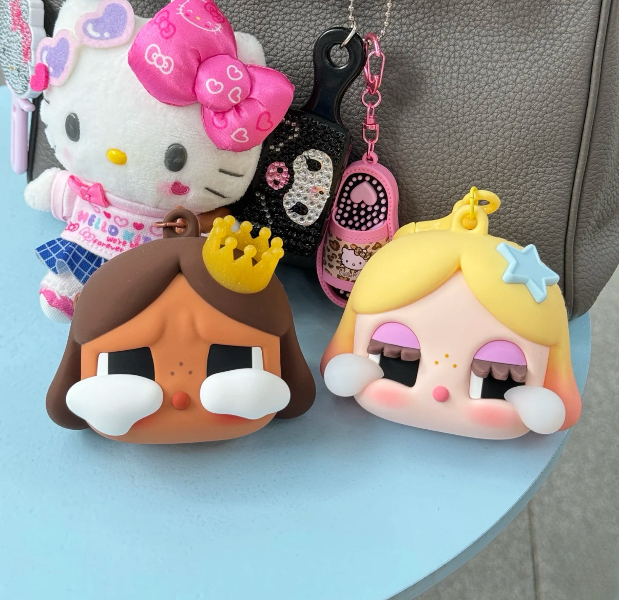 POPMART 泡泡瑪特 Crybaby SHINY SHINY系列耳機包 2款 哭娃 吊飾 鑰匙圈(任買兩件711免運)/預購