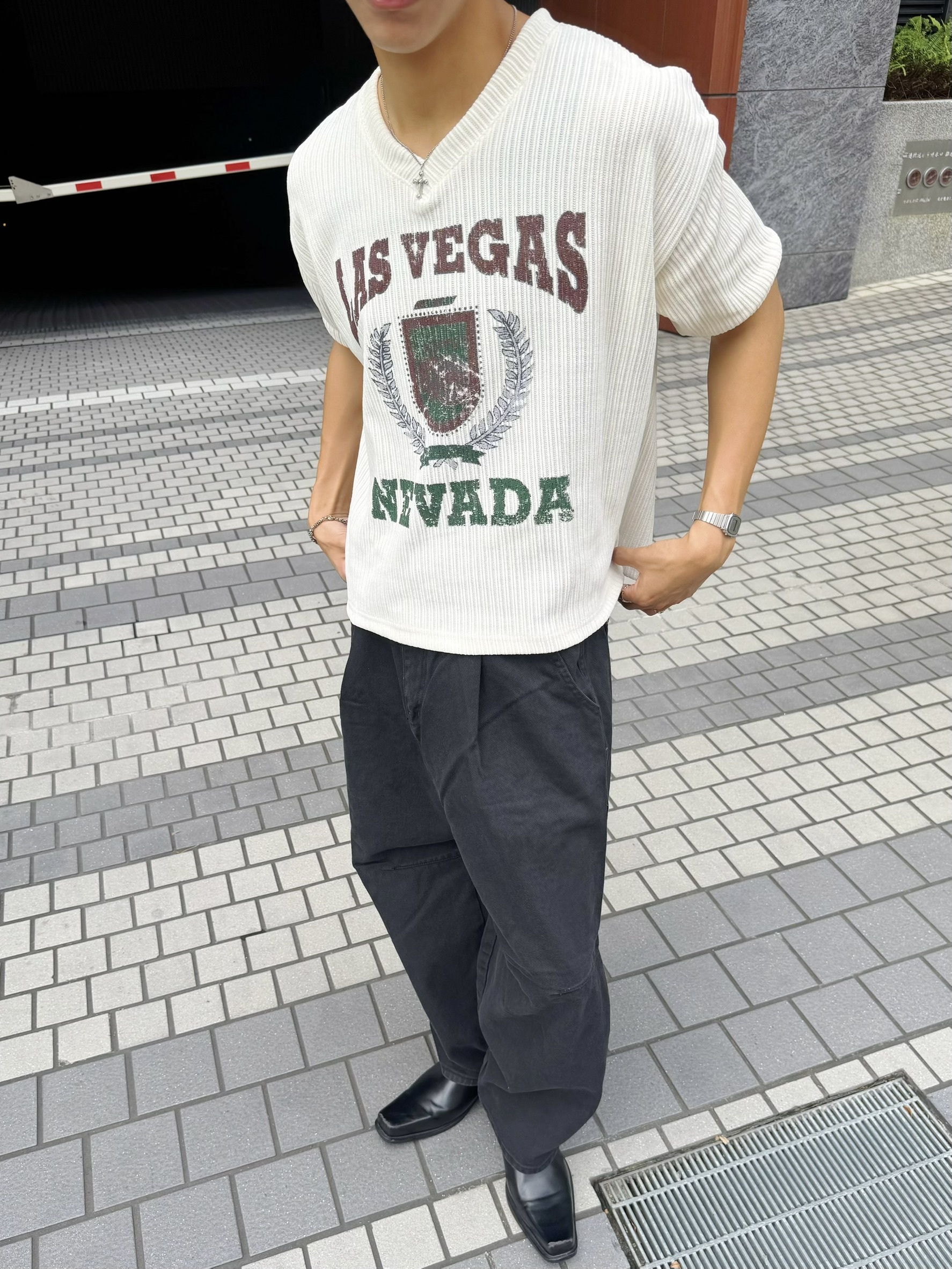 Las Vegas 絲絨印花V領短袖