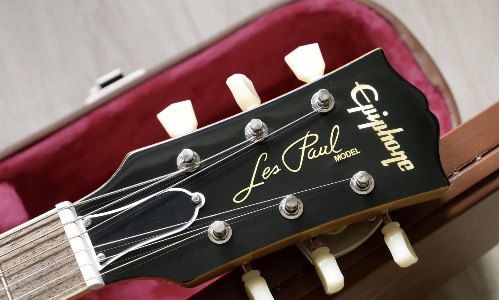 Epiphone 2024松本孝弘簽名款 Epiphone Tak Matsumoto 1955 Les Paul™ Standard 電吉他 第 3 張圖片｜三峽吉他 / Bass