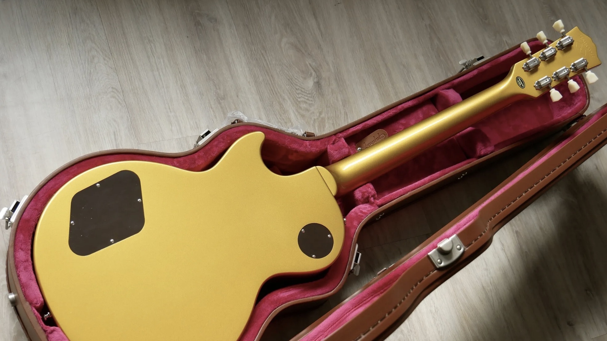 Epiphone 2024松本孝弘簽名款 Epiphone Tak Matsumoto 1955 Les Paul™ Standard 電吉他 第 4 張圖片｜三峽吉他 / Bass