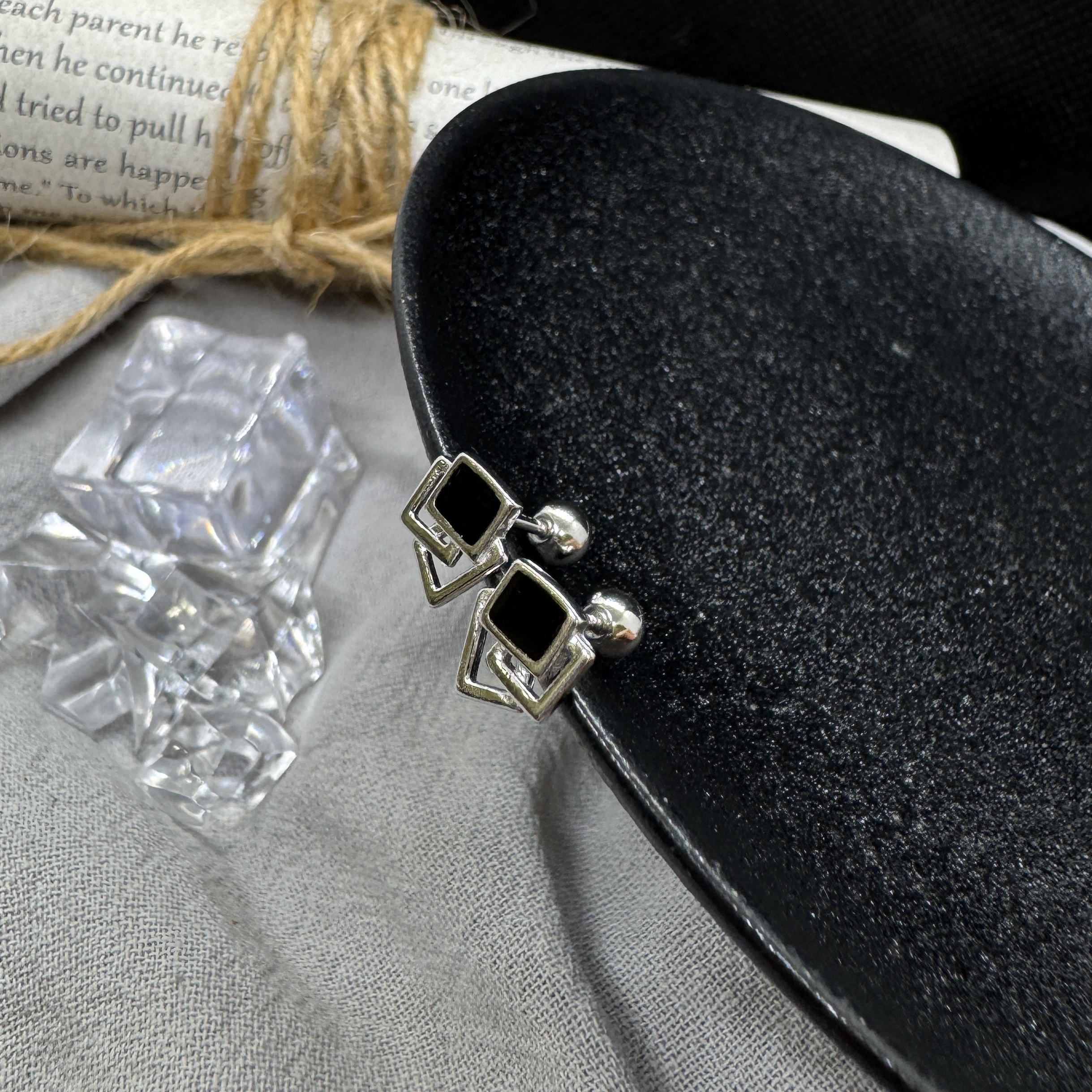 雙鏡之間 - 轉珠耳環