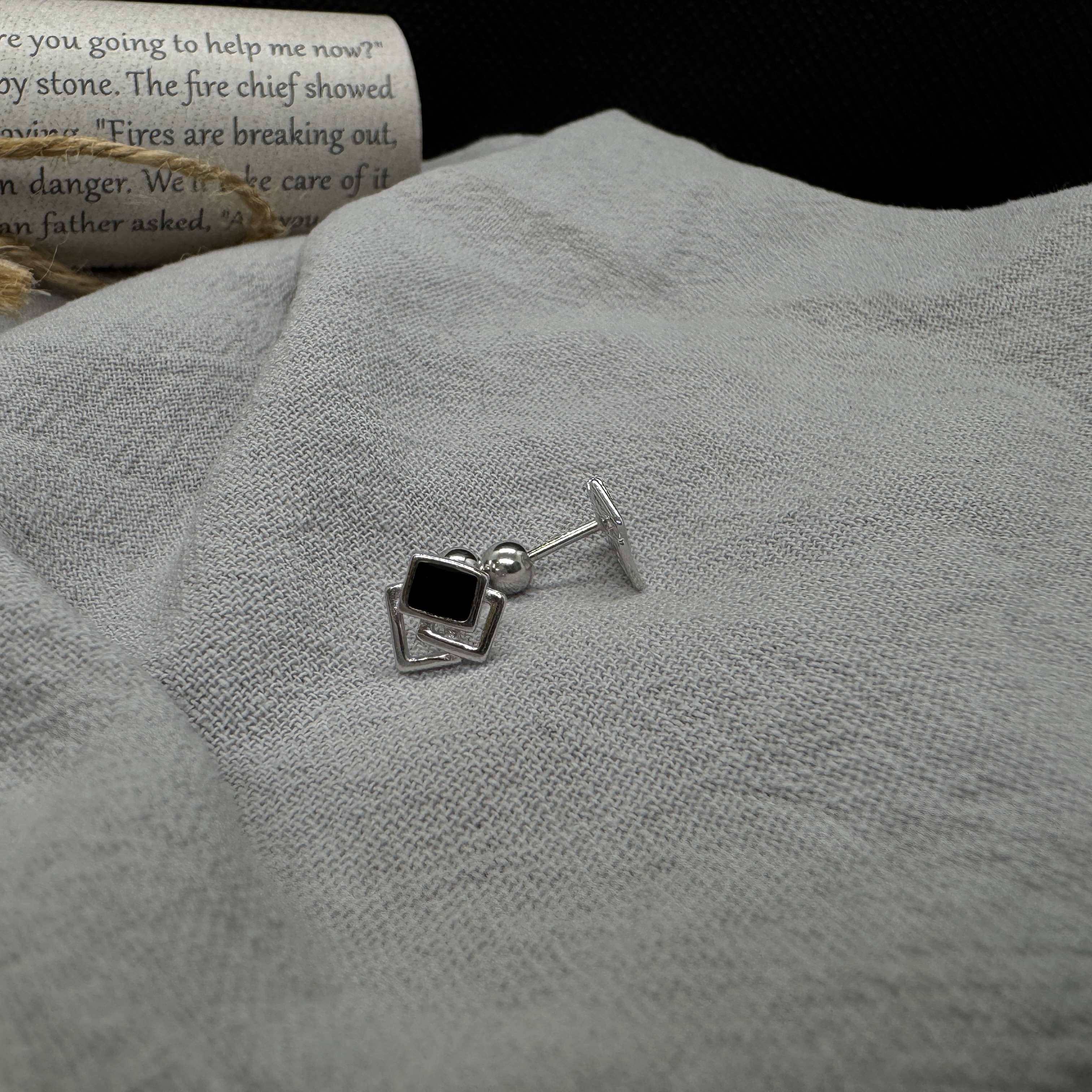 雙鏡之間 - 轉珠耳環