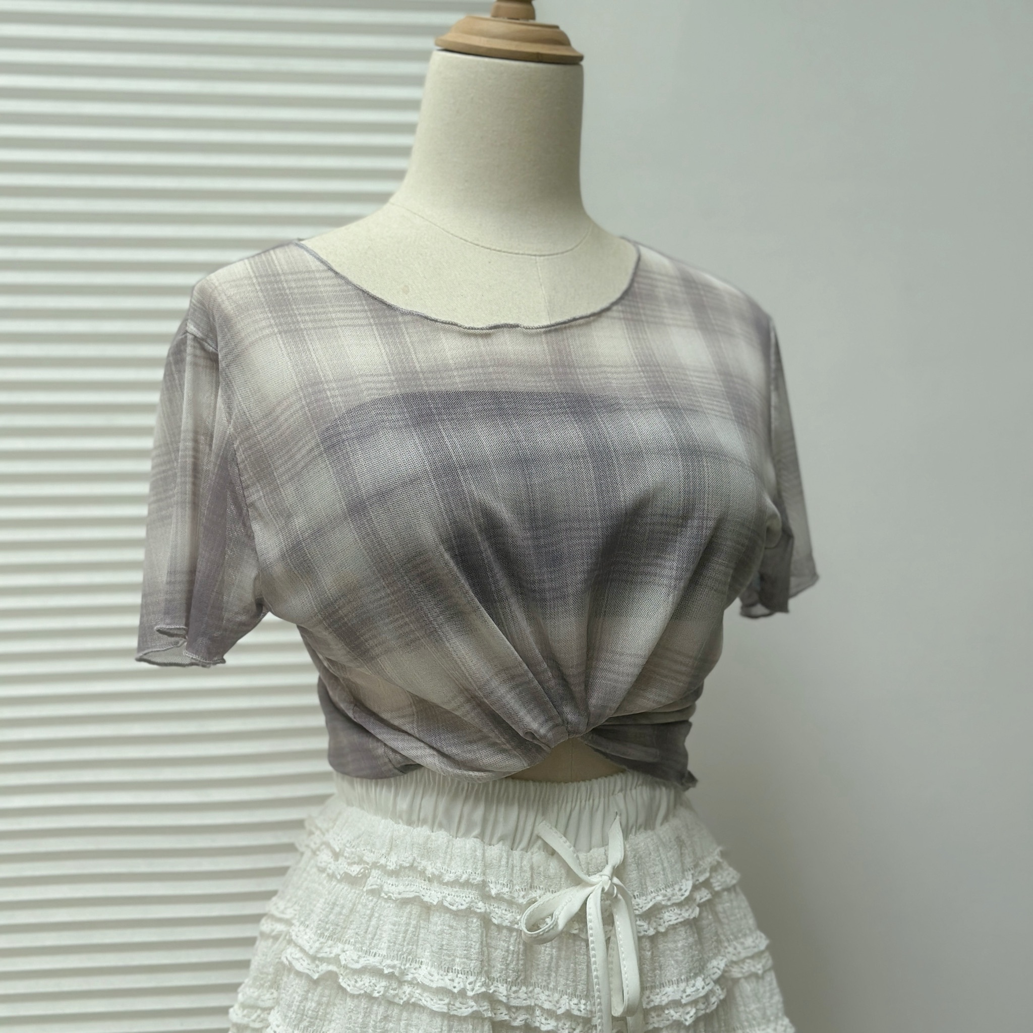 透膚霧色格紋上衣/三色