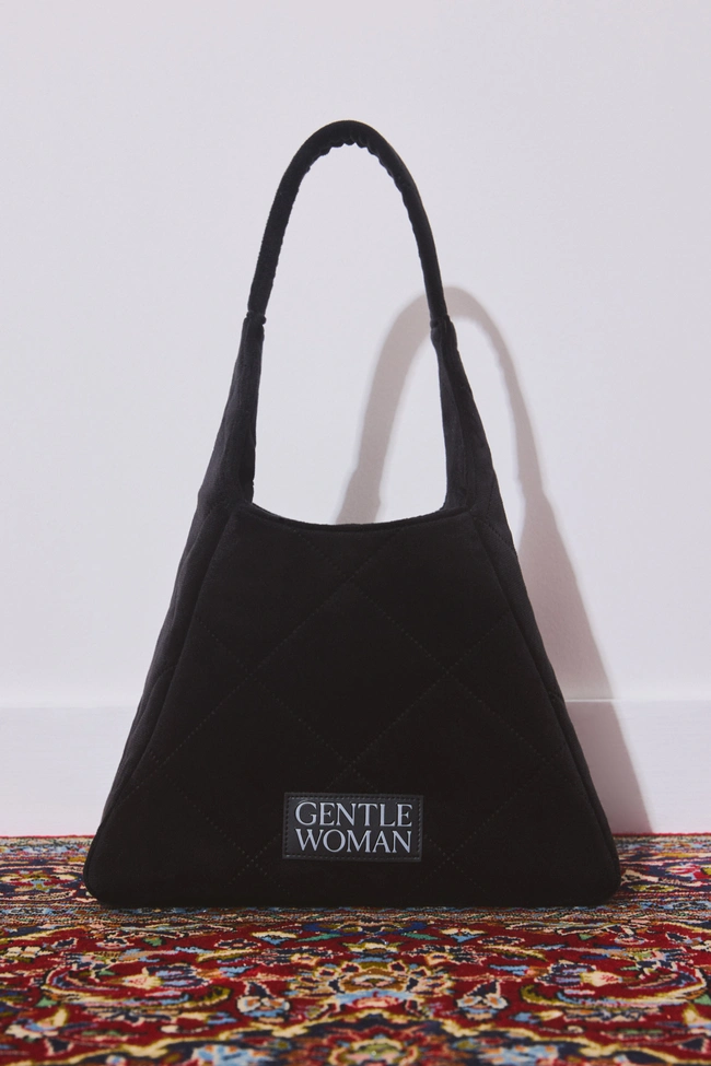 Gentle Woman Quilt Hobo Bag (Black)