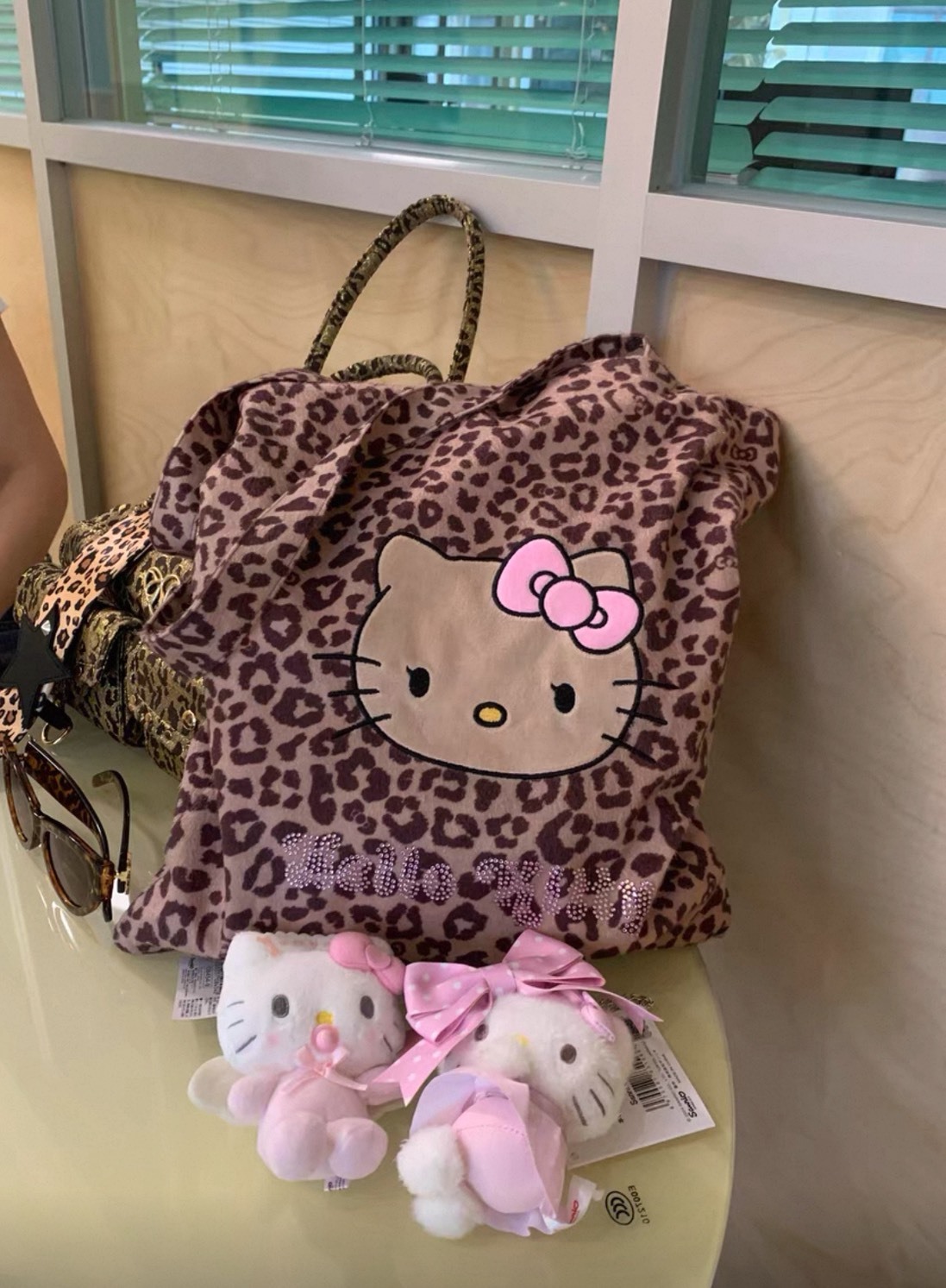 Kitty x tbh聯名燙鑽托特包