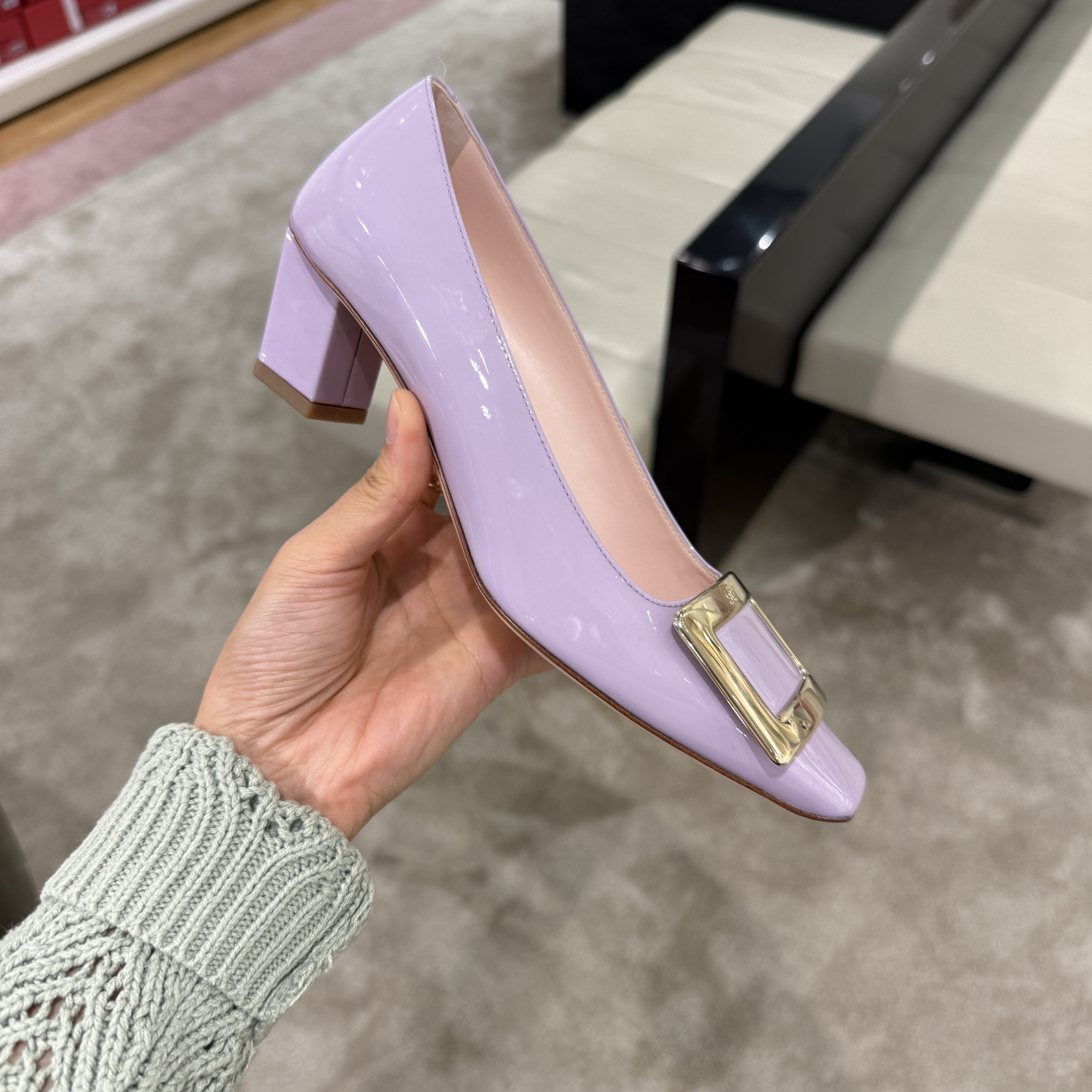 Roger Vivier RV Decollete Belle vivi Mid Heels 2 colors