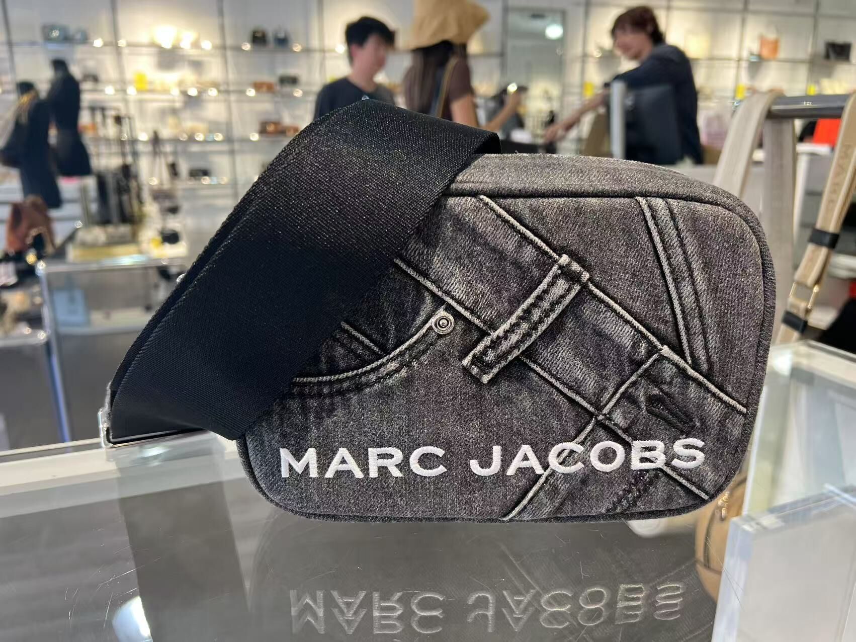 【預購】Marc Jacobs G073023 牛仔相機包