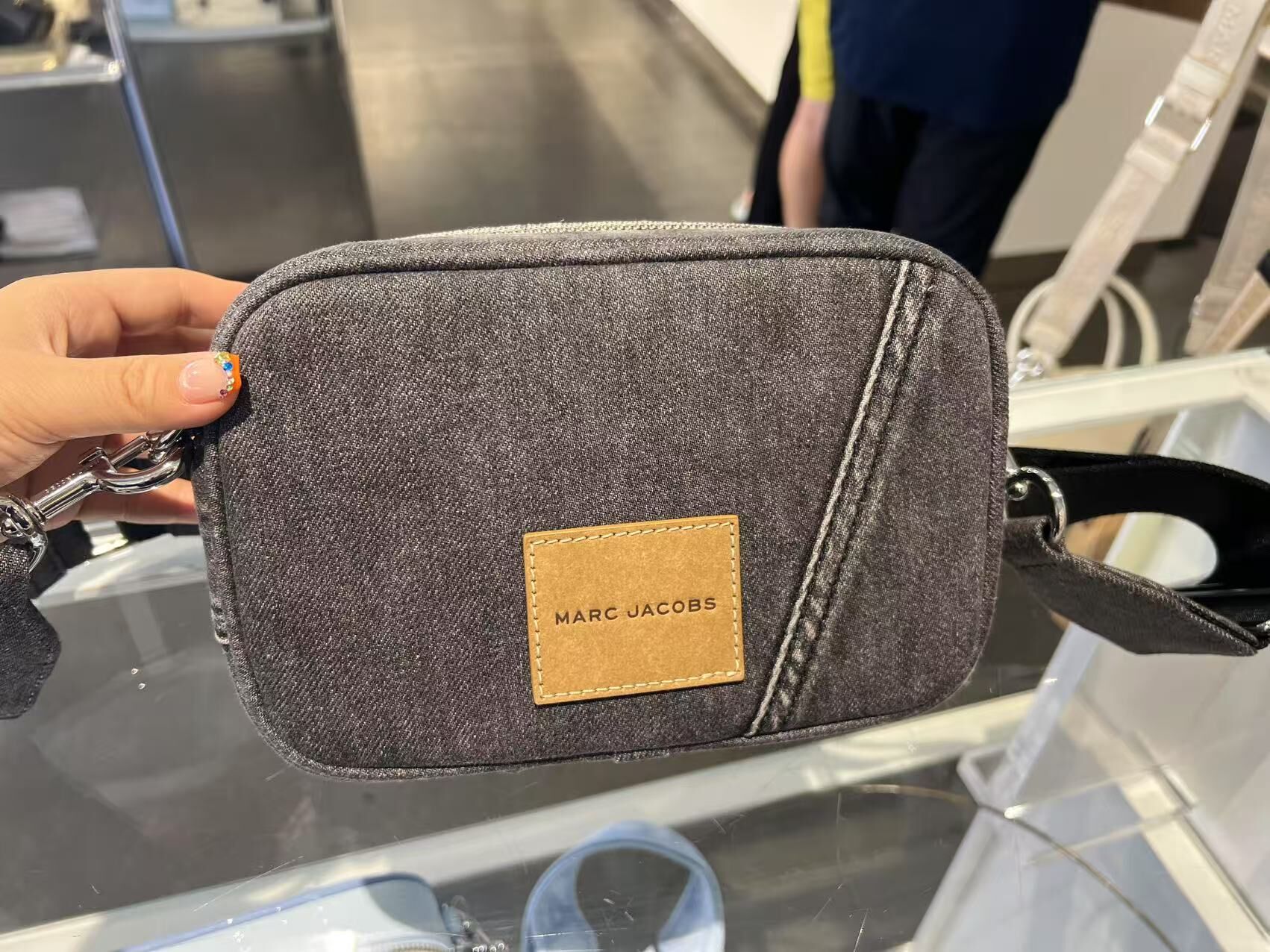 【預購】Marc Jacobs G073023 牛仔相機包