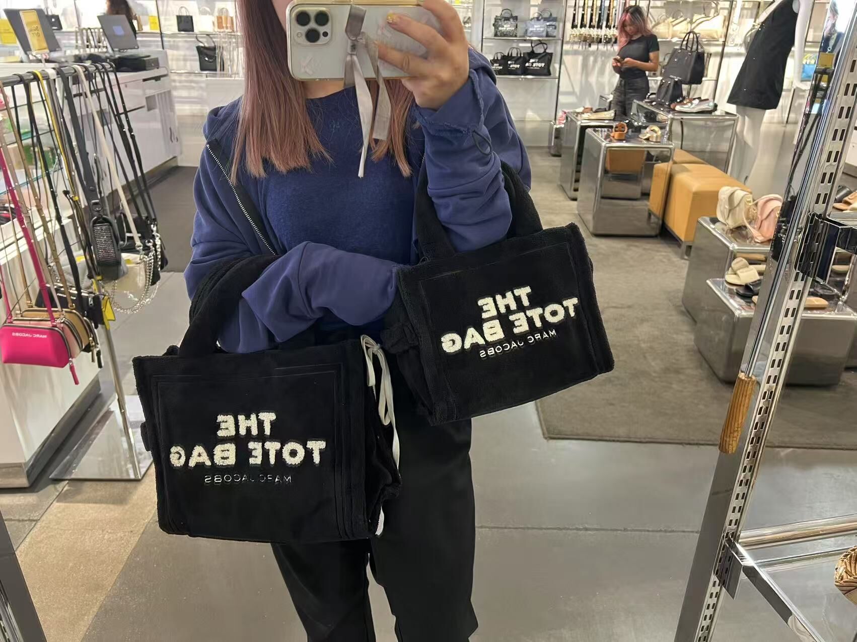 【預購】Marc Jacobs G073026 毛毛刺繡logo tote 包包