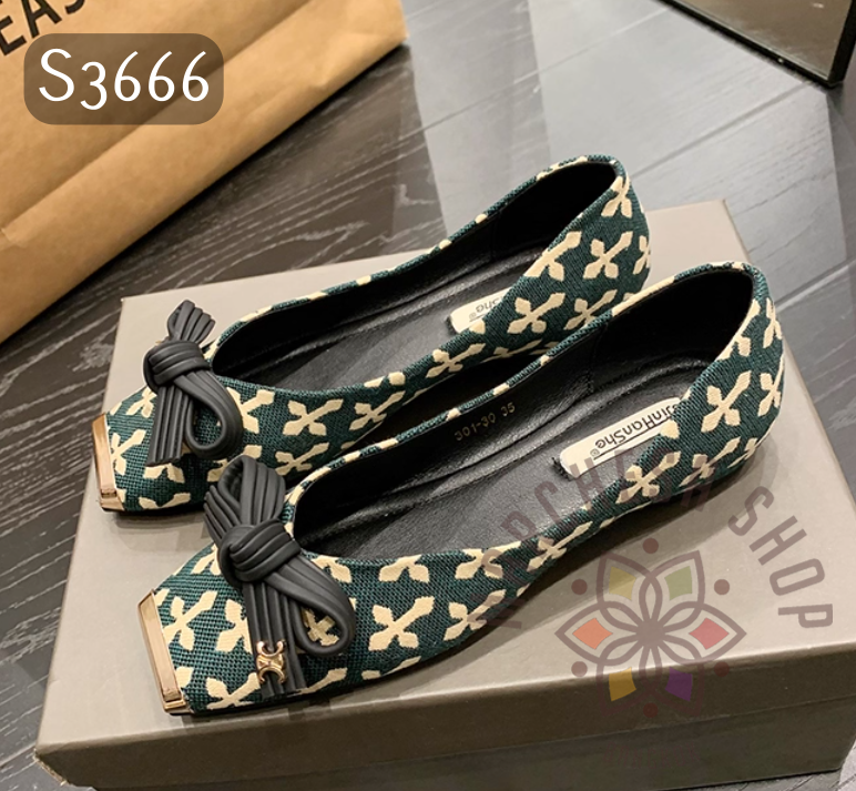 S3666 - 羊皮布面十字花頭方頭平底鞋