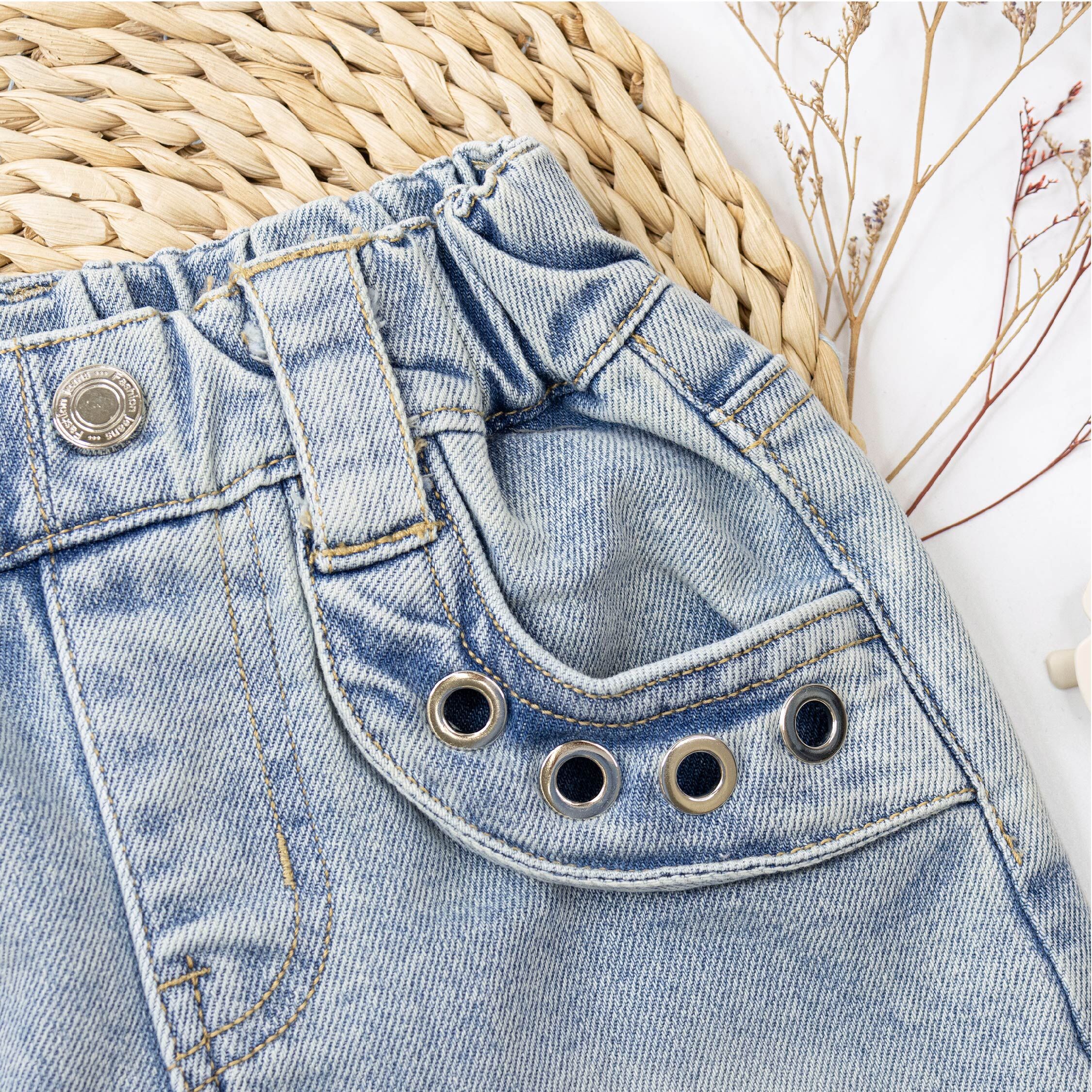 【H50661】流行藝術洞洞造型牛仔短褲