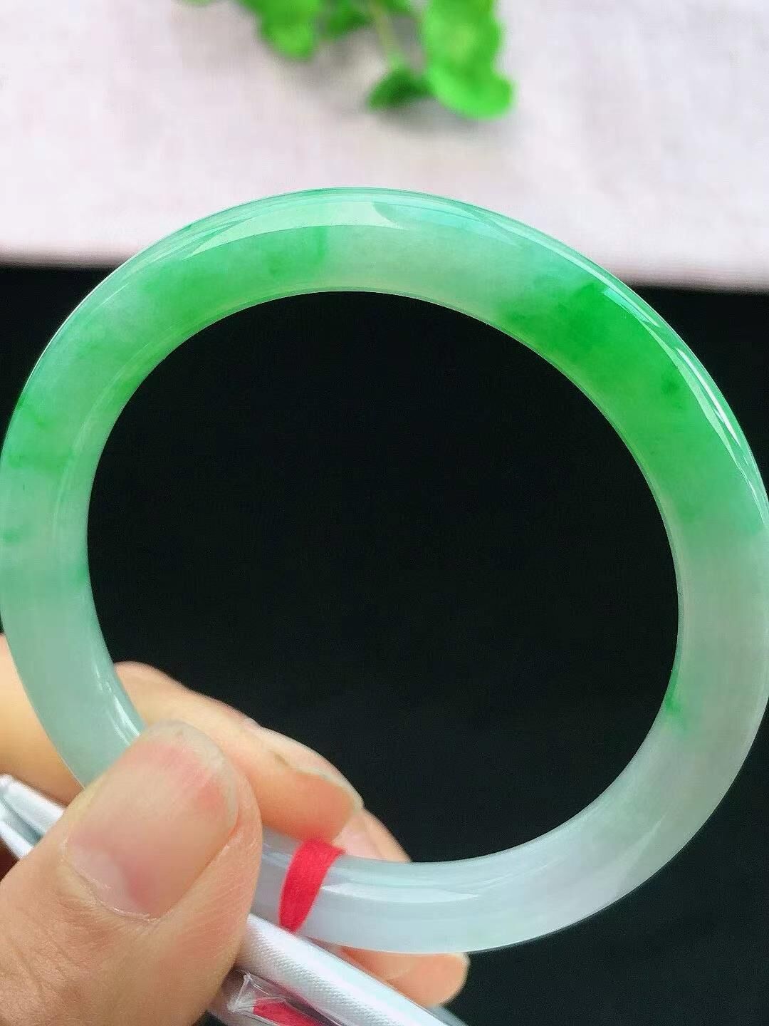 飄綠翡翠圓條手鐲,天然翡翠A玉, 緬甸玉, Jade, Jadeite