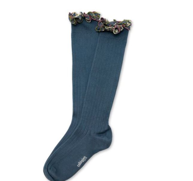 COLLEGIEN 花卉刺繡荷葉邊高筒襪 Eglantine- Bleu Cendré灰藍