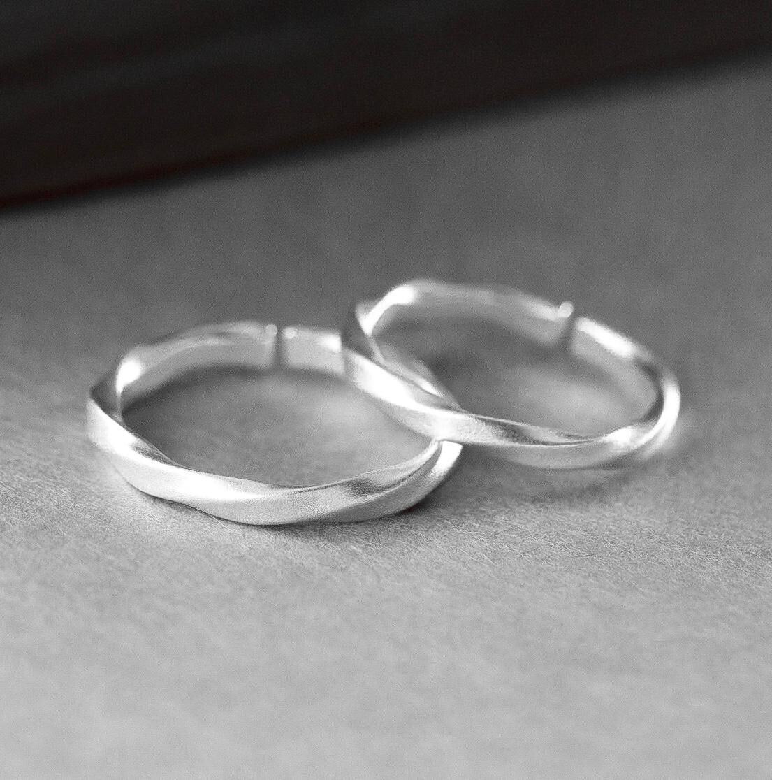 「扭計∞」情侶戒指 | S999純銀 | 免費刻字 | 莫比烏斯 | 磨砂啞光