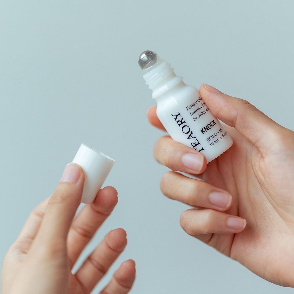 【樂森藥局】伊聖詩 一日茶道 TEAORY 灰色是不想說．滾珠菁華棒10ml