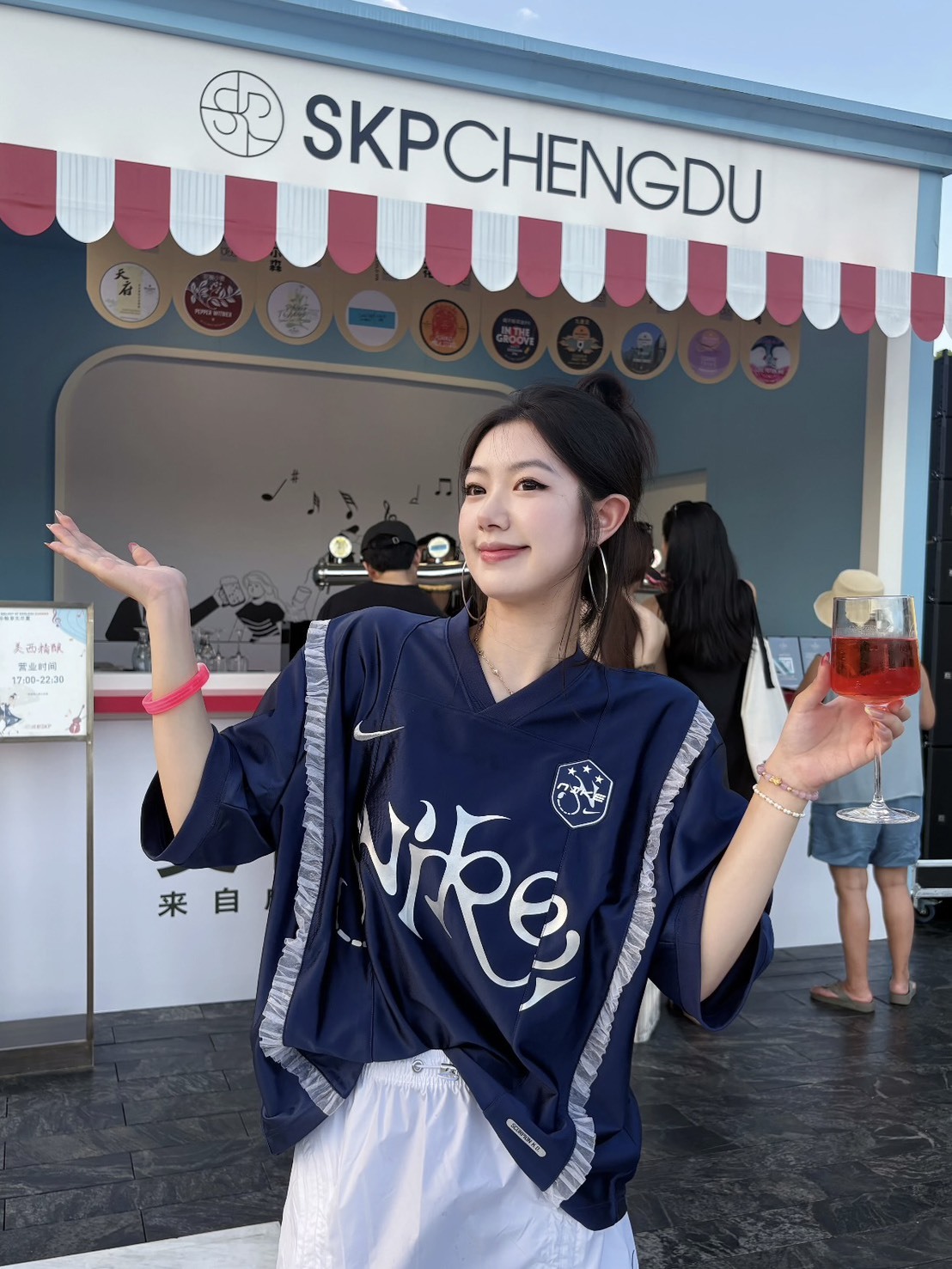 Nike Sportswear 滾邊蕾絲寬鬆球衣