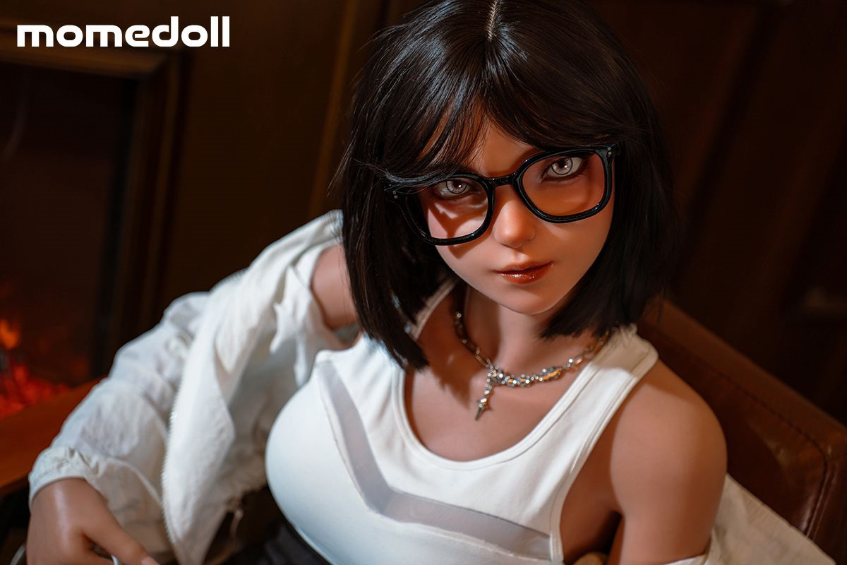 Momedoll Taki #MSH051A-A 148公分C罩杯矽膠 棕褐色肌膚 逼真肌膚紋理 . 歐美娃娃