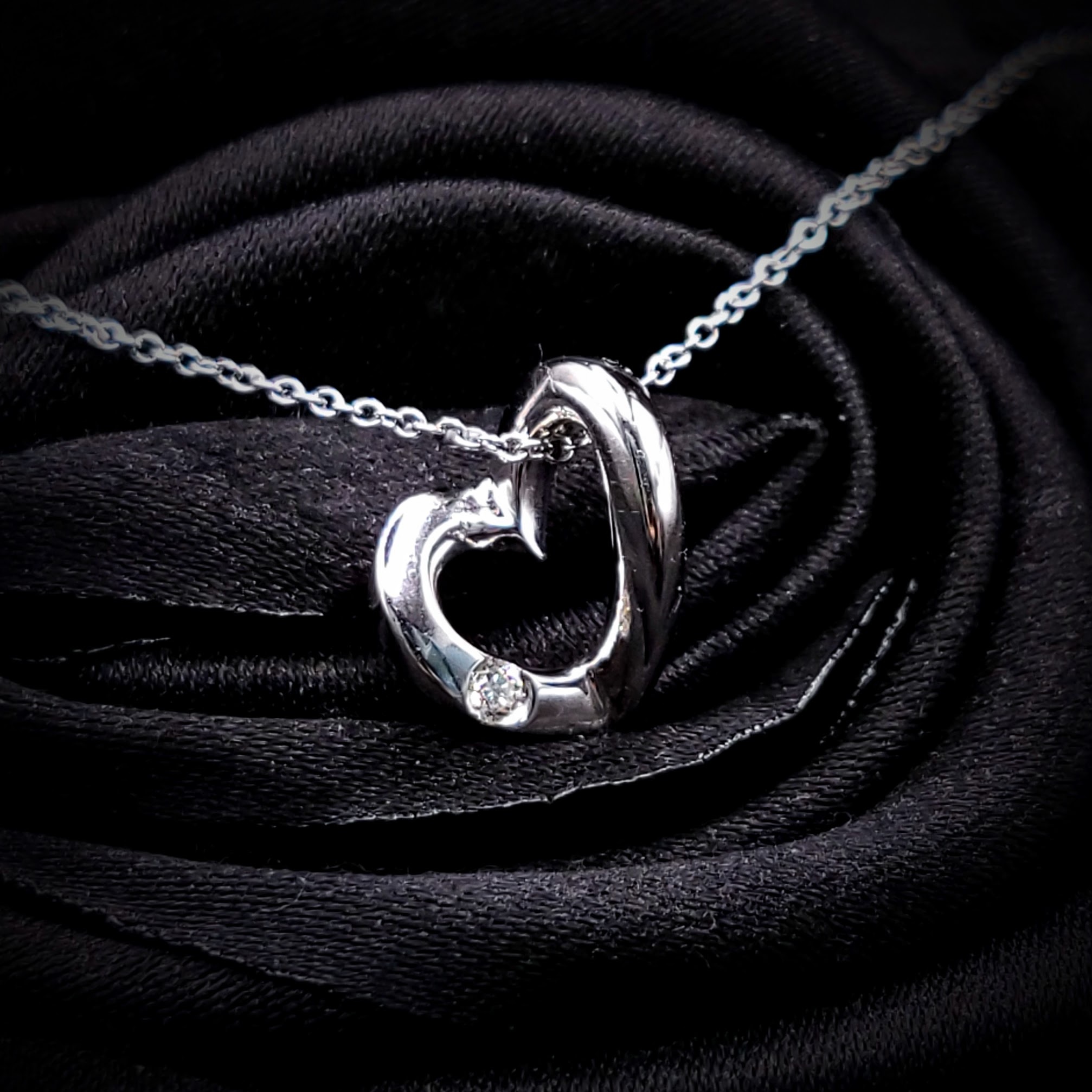 18K White Gold 0.017ct Diamond Pendant