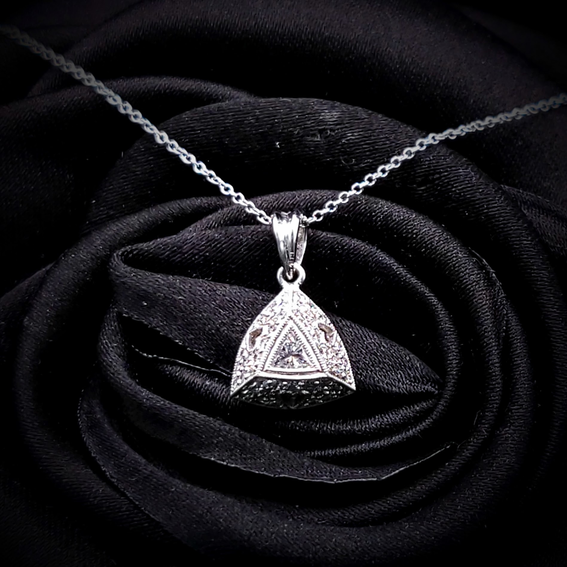 18K White Gold 0.38ct Triangle Cut Diamond Pendant