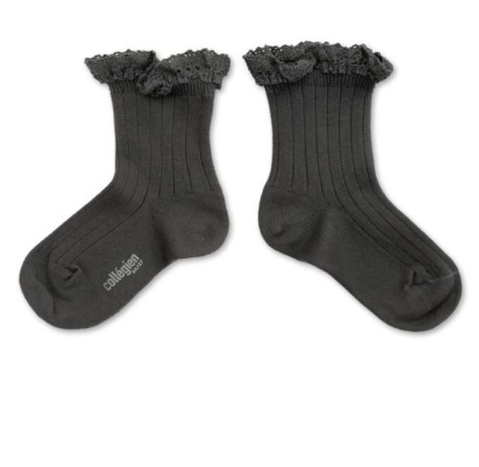 (預購) COLLEGIEN 蕾絲邊羅紋短襪 Lili - 784 Gris Galet 岩灰