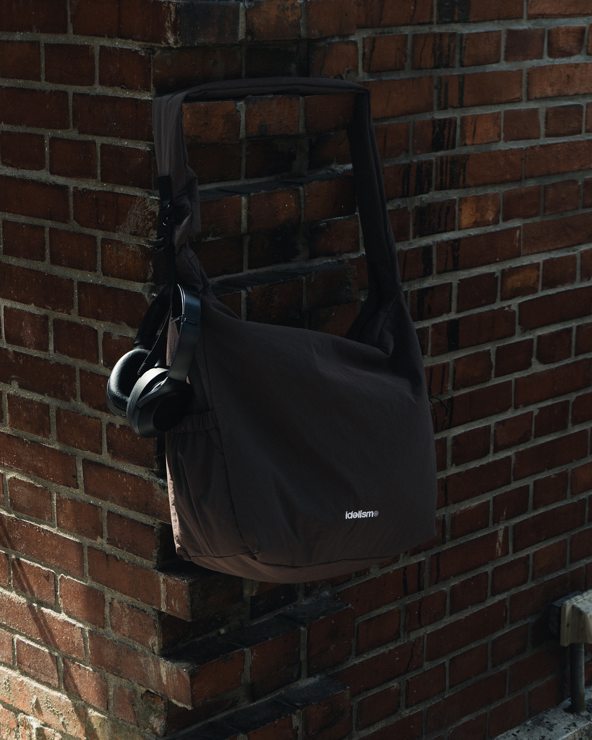 IDEALISM IDE Hobo Bag 尼龍 防潑 側背包 三色