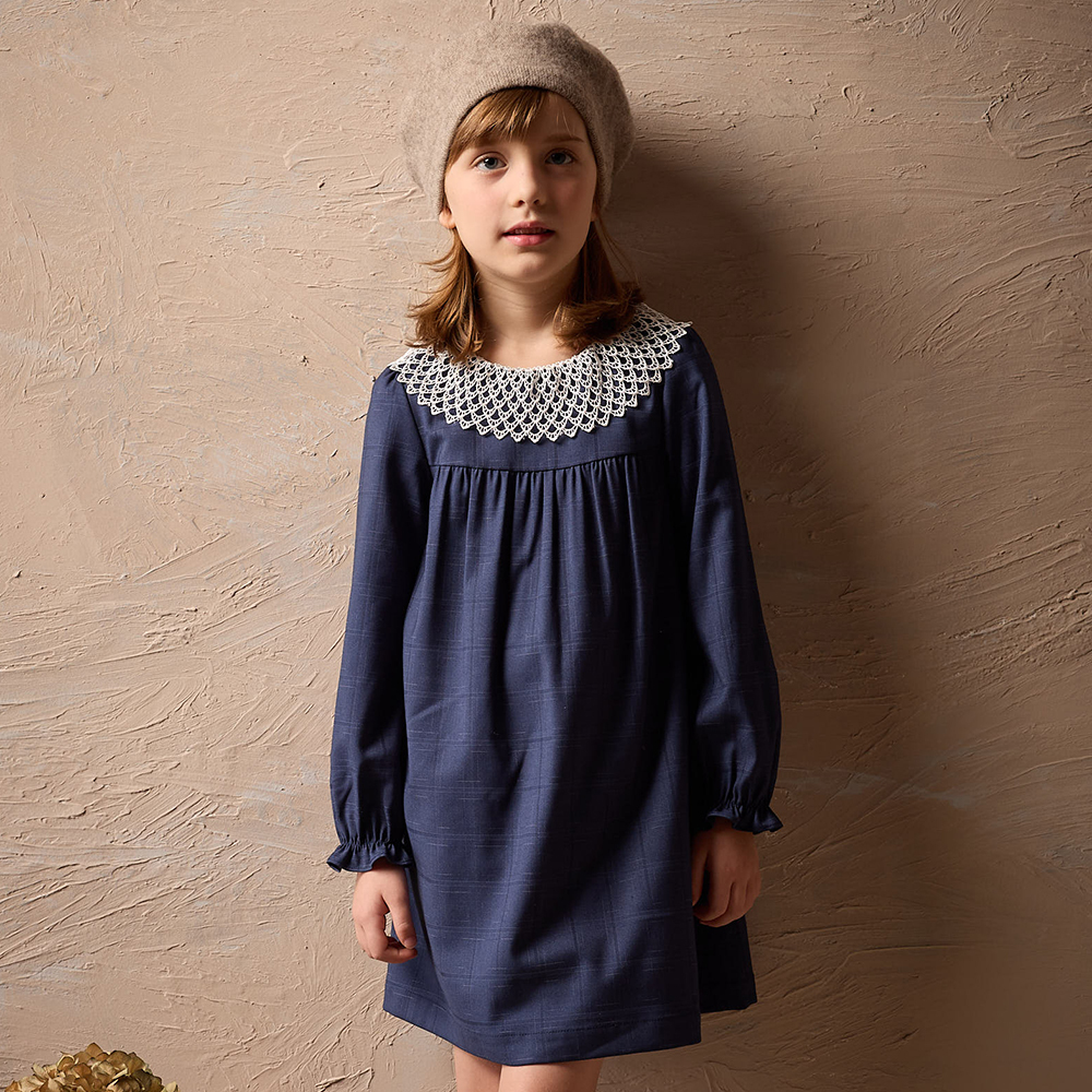 PIPPY優雅蕾絲領圍格紋連身裙洋裝  丈青