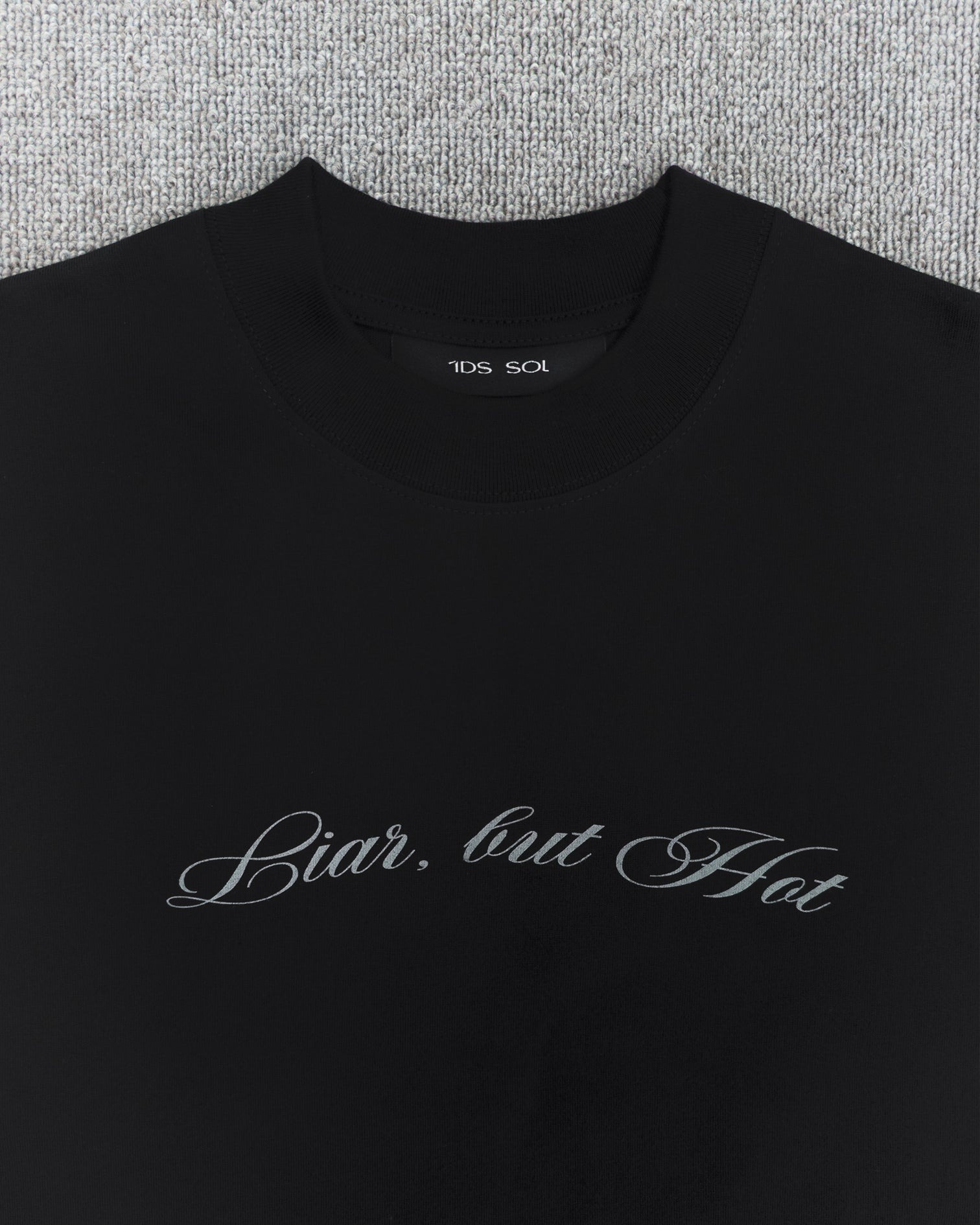 1dyLL｜10SS Cursive Slim Tee (Black)