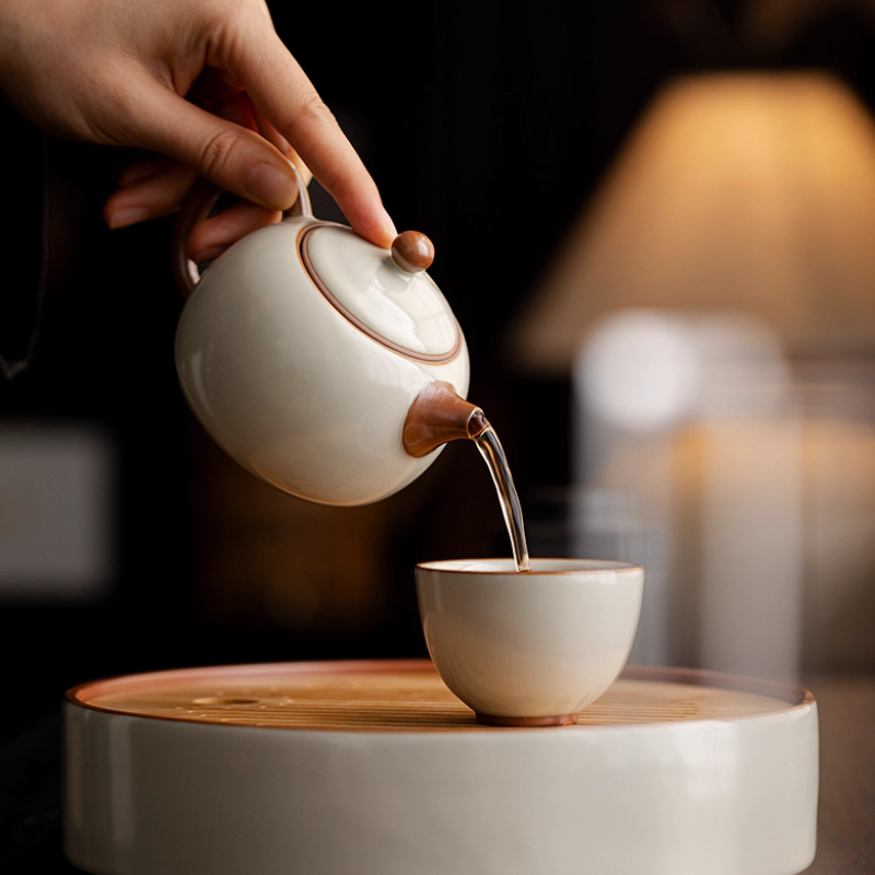 汝窯米黃西施壺