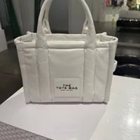 [S] MARC JACOBS IVORY H045L01RE22-111 THE MEDIUM TOTE BAG, 196611021470 (SMJ578)