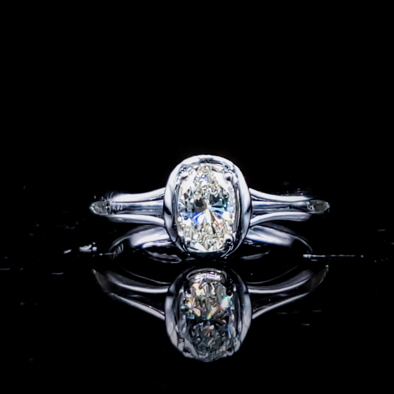 18K White Gold 0.71ct Oval Cut Diamond Ring