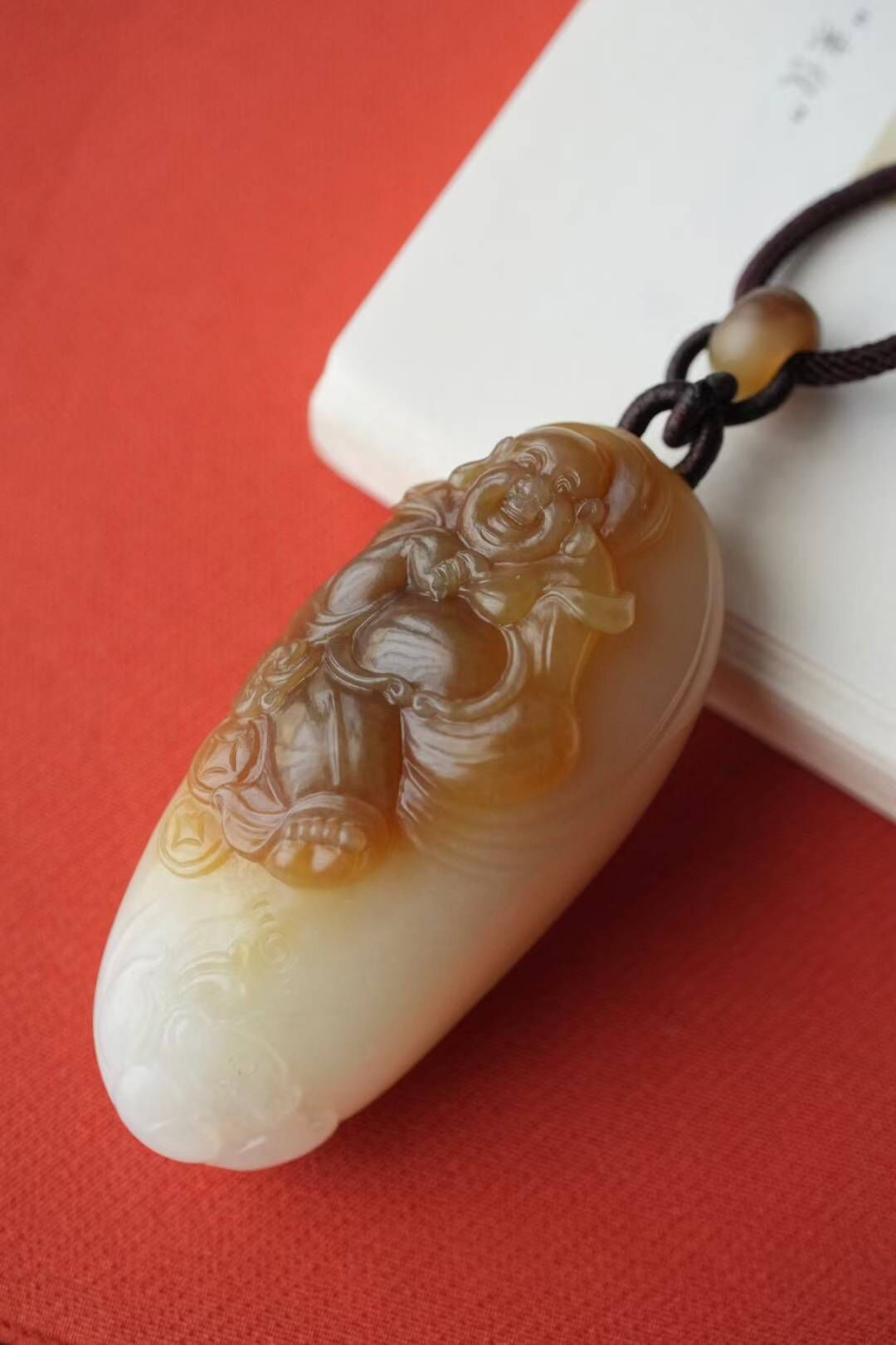 719445 和田玉且末糖白料“花開見佛”彌勒佛掛件