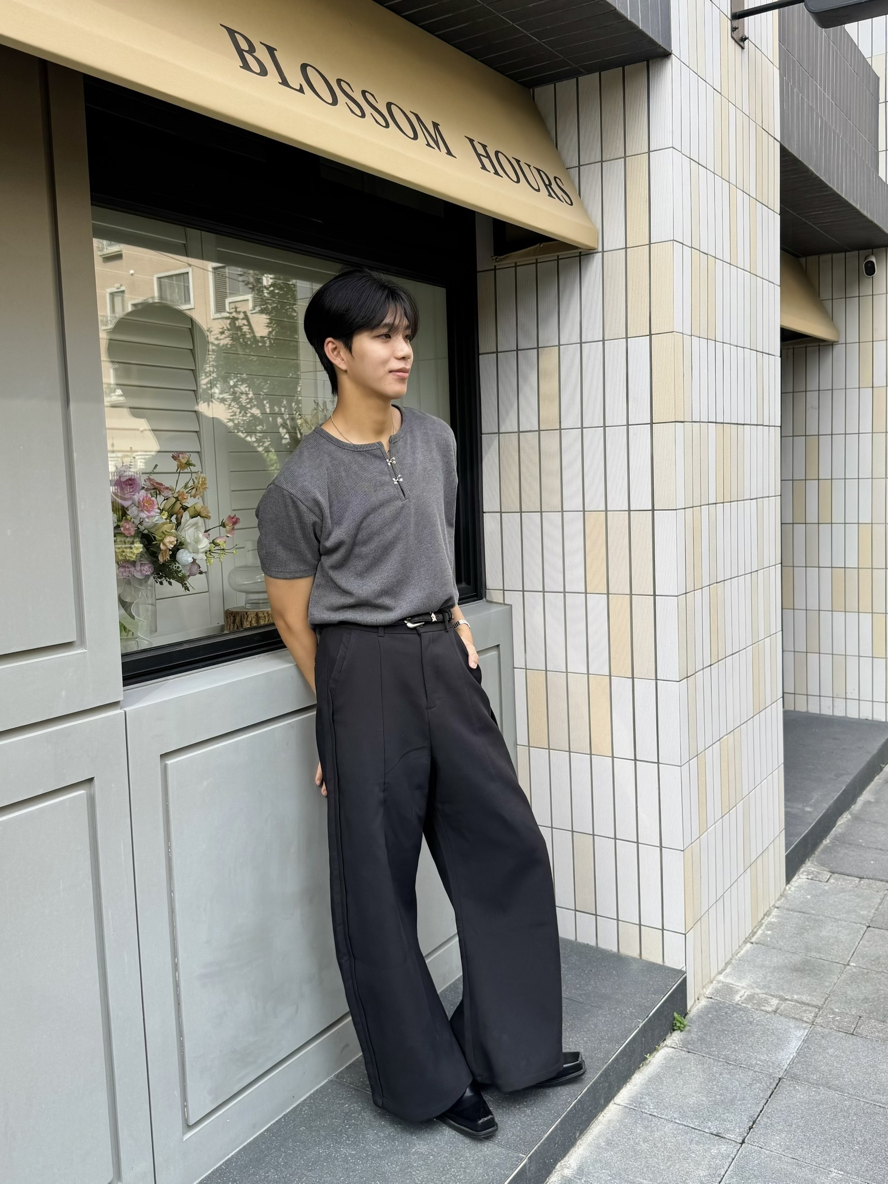 特殊拉環鈕扣亨利領短袖