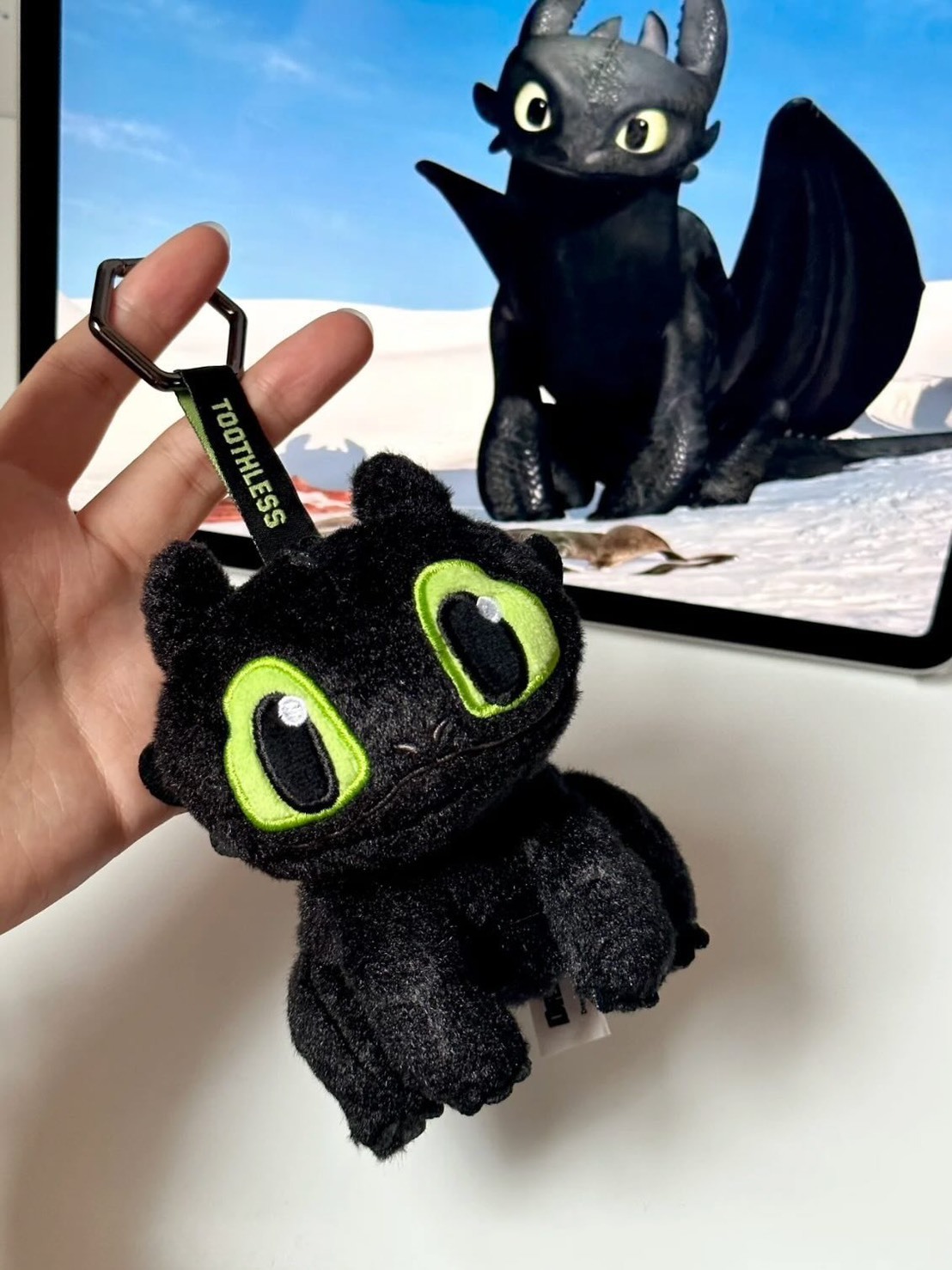 iSNEAKERS｜POTDEMIEL x 環球影城 馴龍高手 沒牙 夜煞吊飾 娃娃